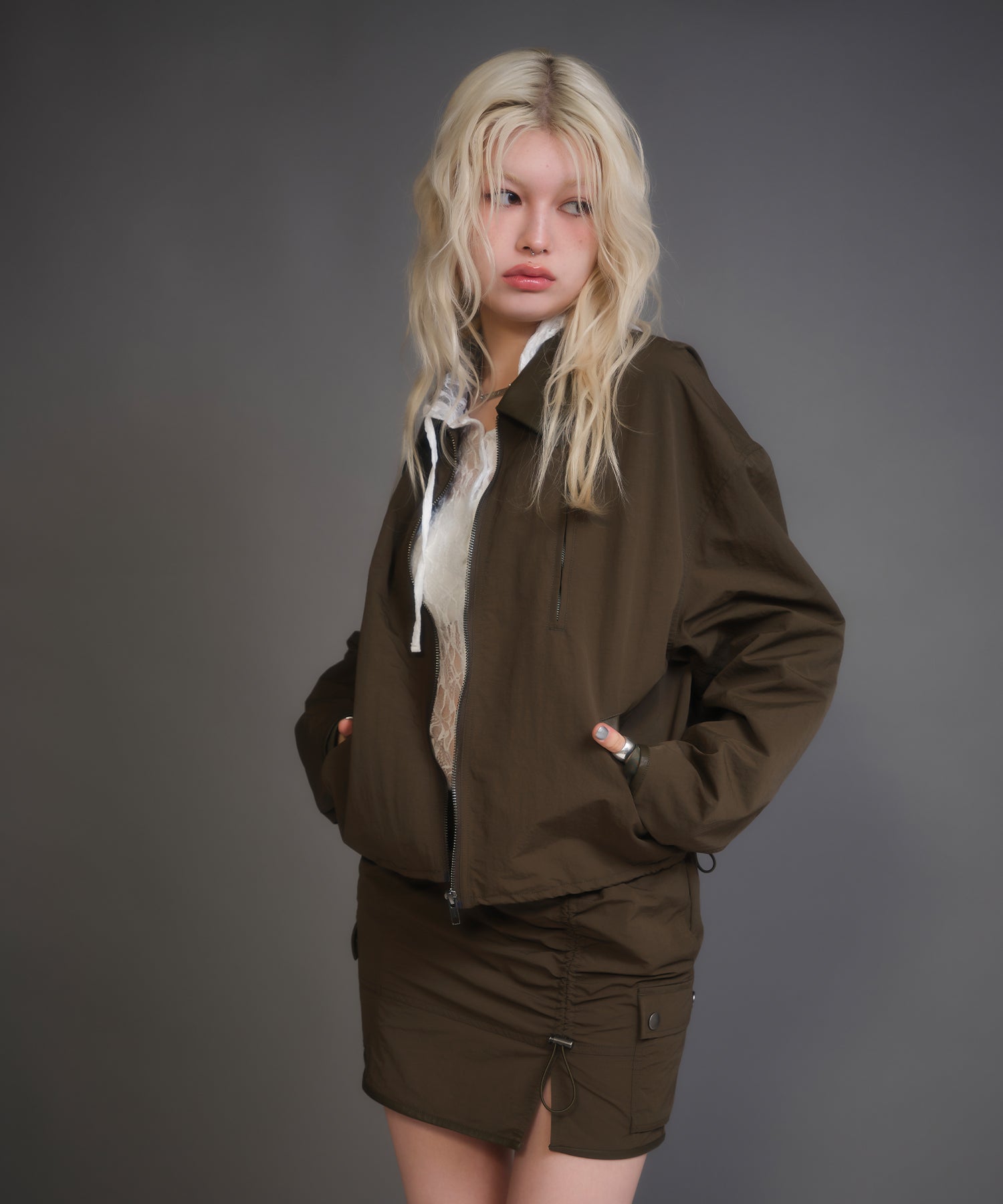 MODEL:170cm/COLOR:KHAKI/SIZE:F