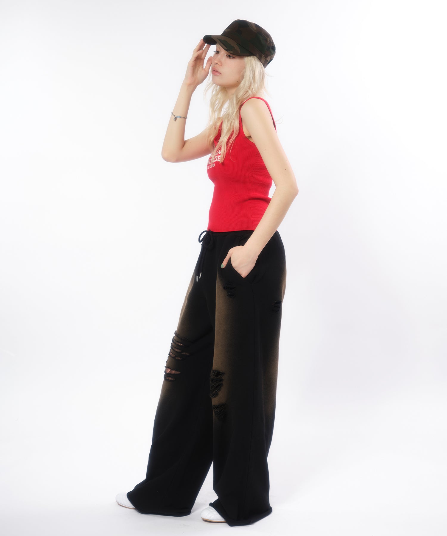 MODEL:170cm/COLOR:RED/SIZE:F