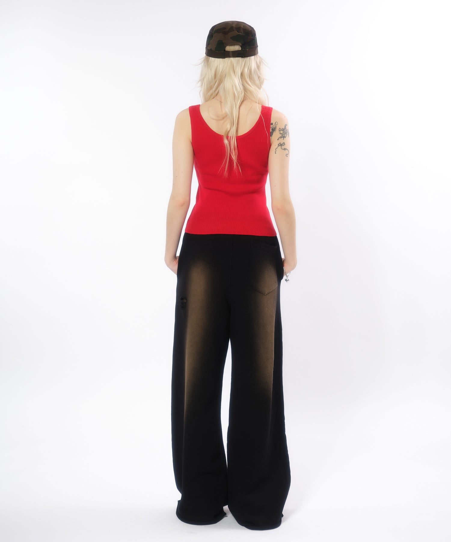 MODEL:170cm/COLOR:RED/SIZE:F