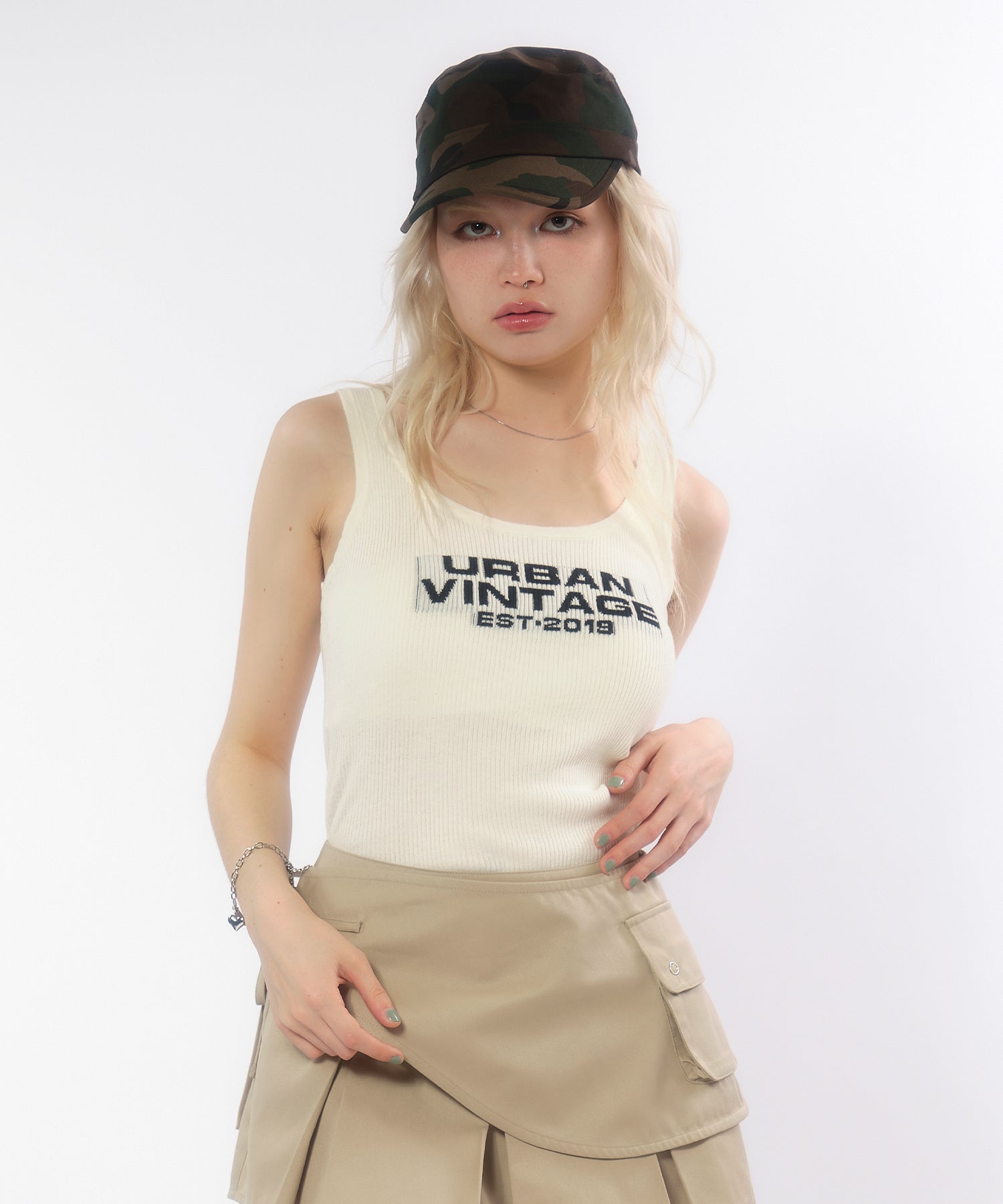 MODEL:170cm/COLOR:WHITE/SIZE:F