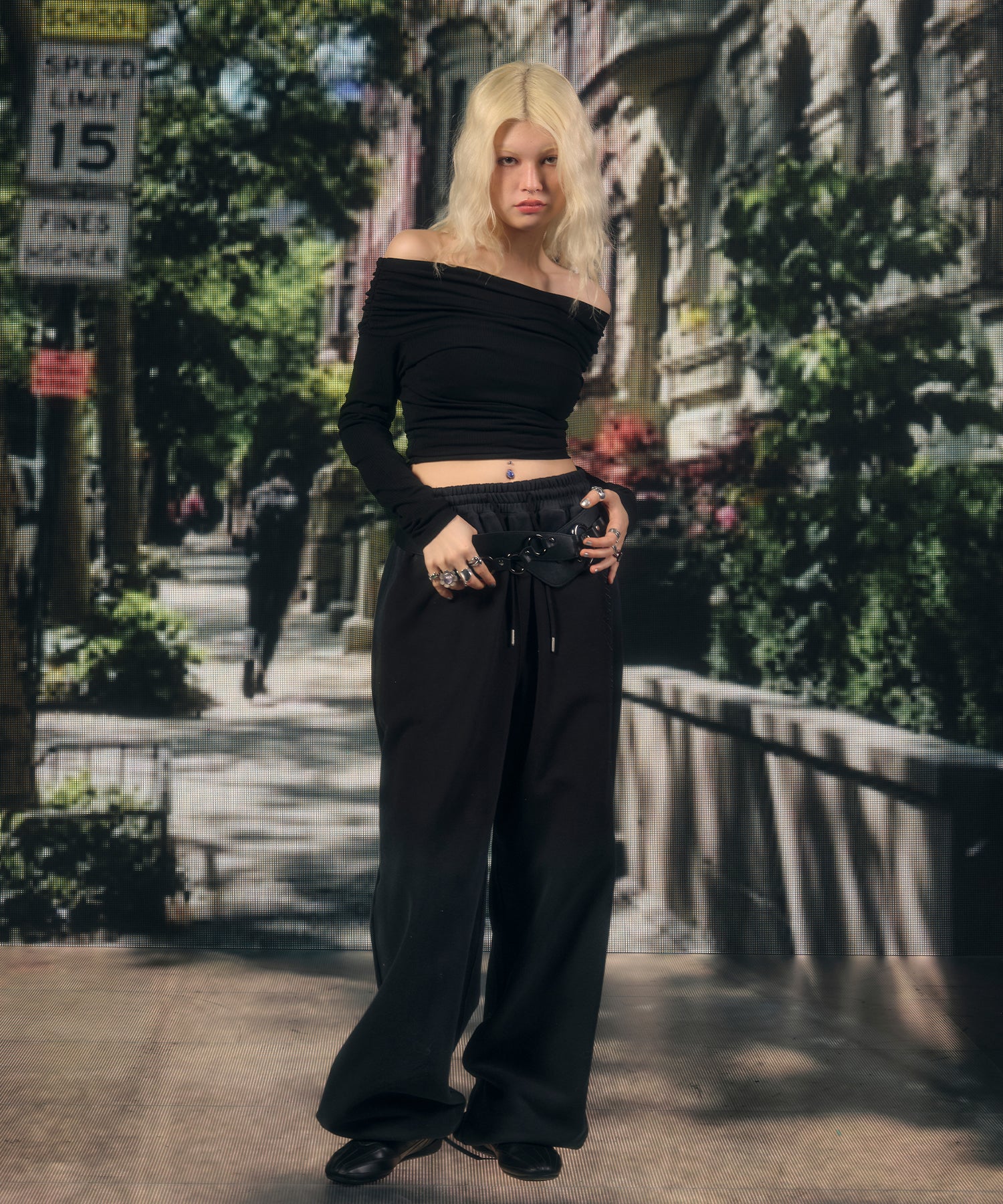 MODEL:170cm/COLOR:BLACK/SIZE:F