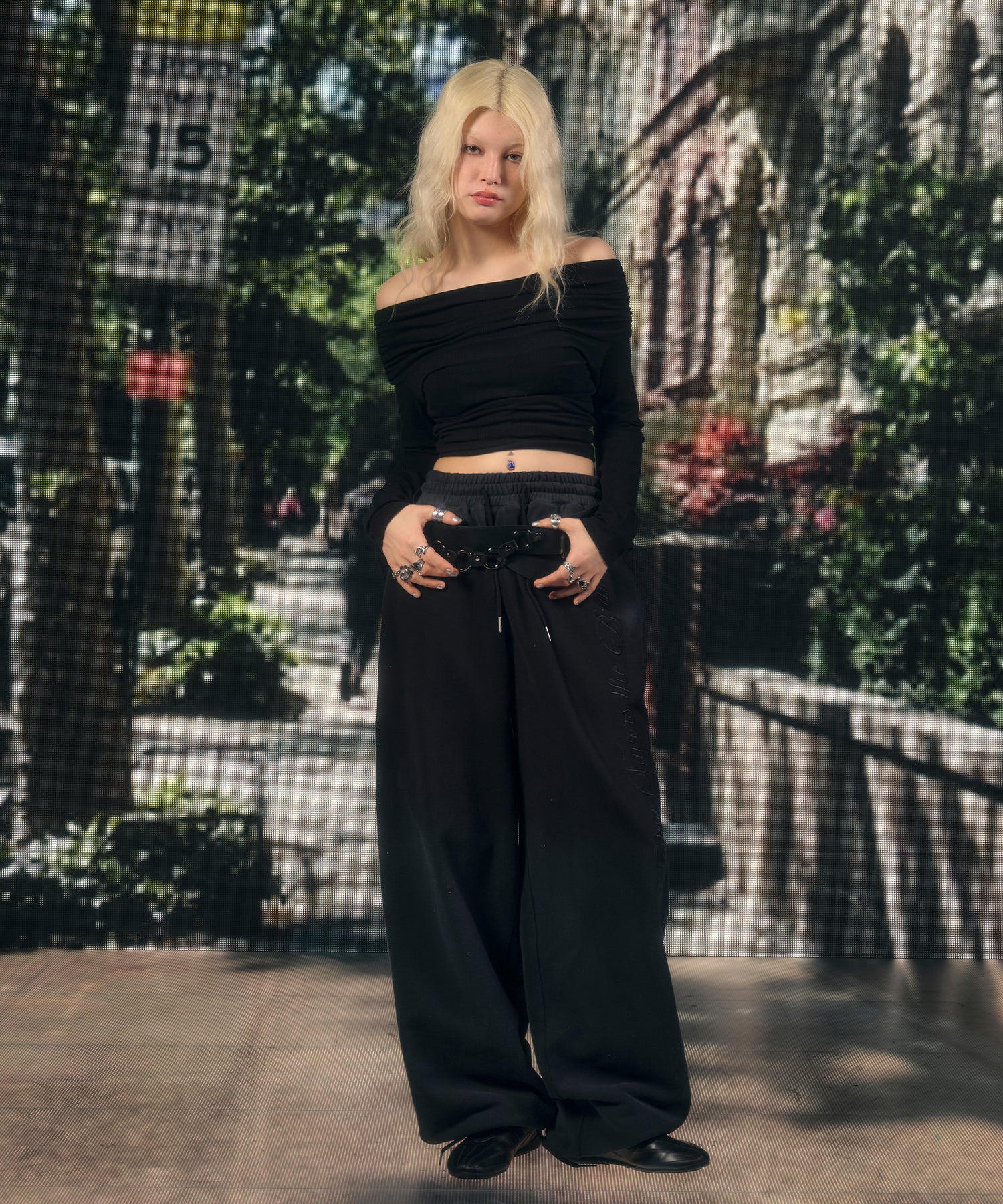 MODEL:170cm/COLOR:BLACK/SIZE:F