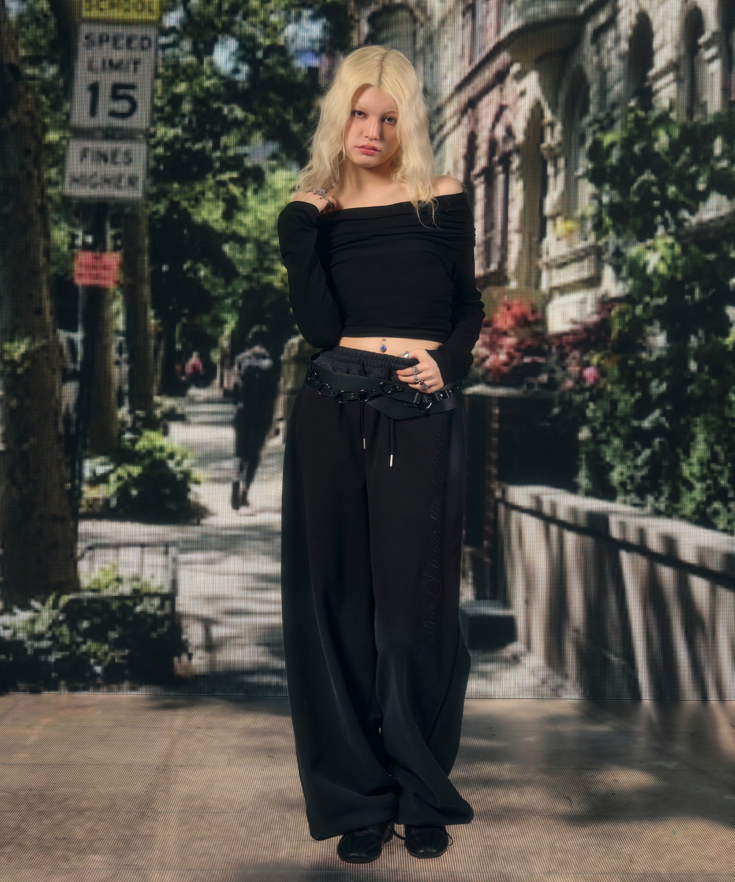 MODEL:170cm/COLOR:BLACK/SIZE:F