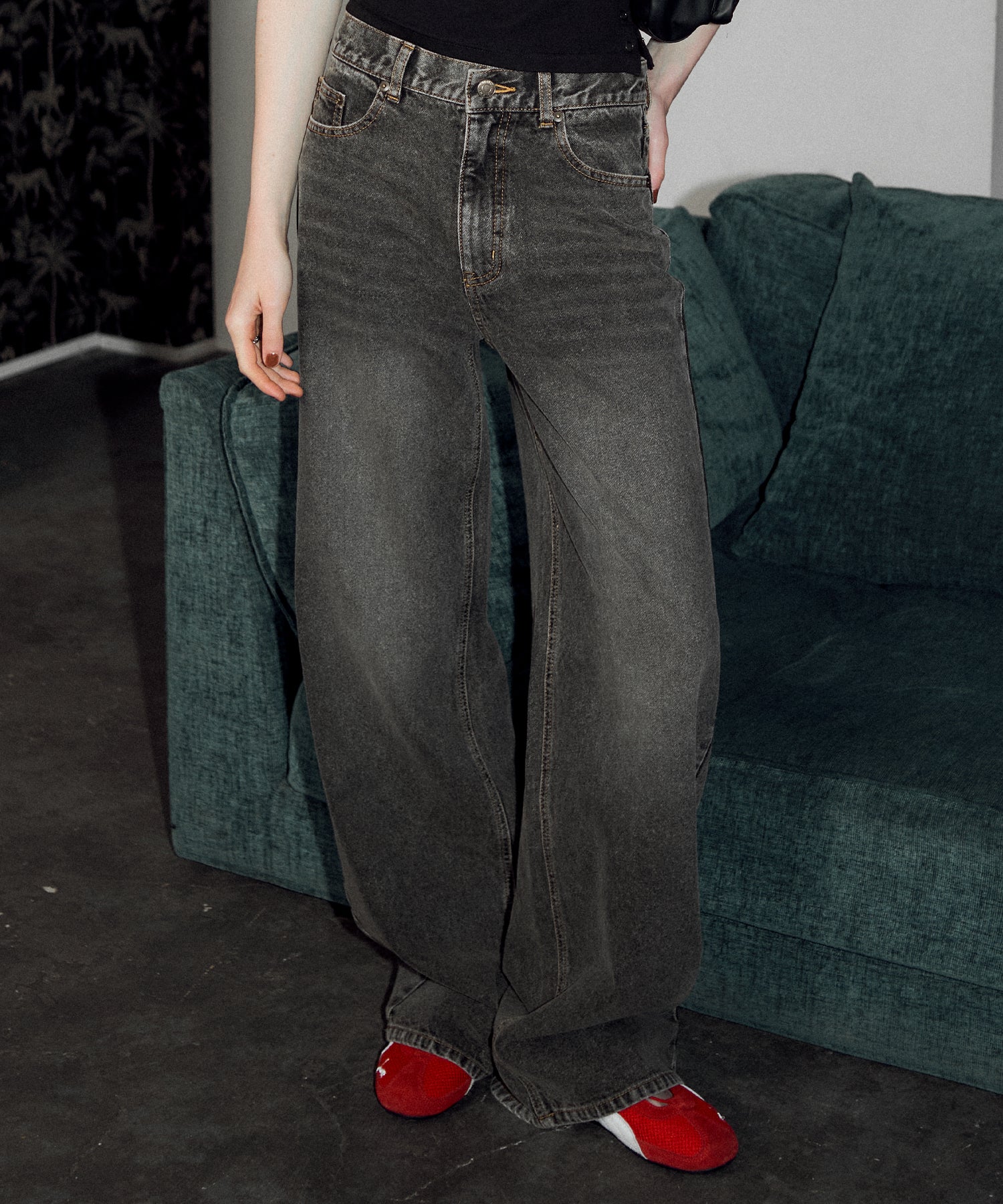 MODEL:174cm/COLOR:BLACK/SIZE:M