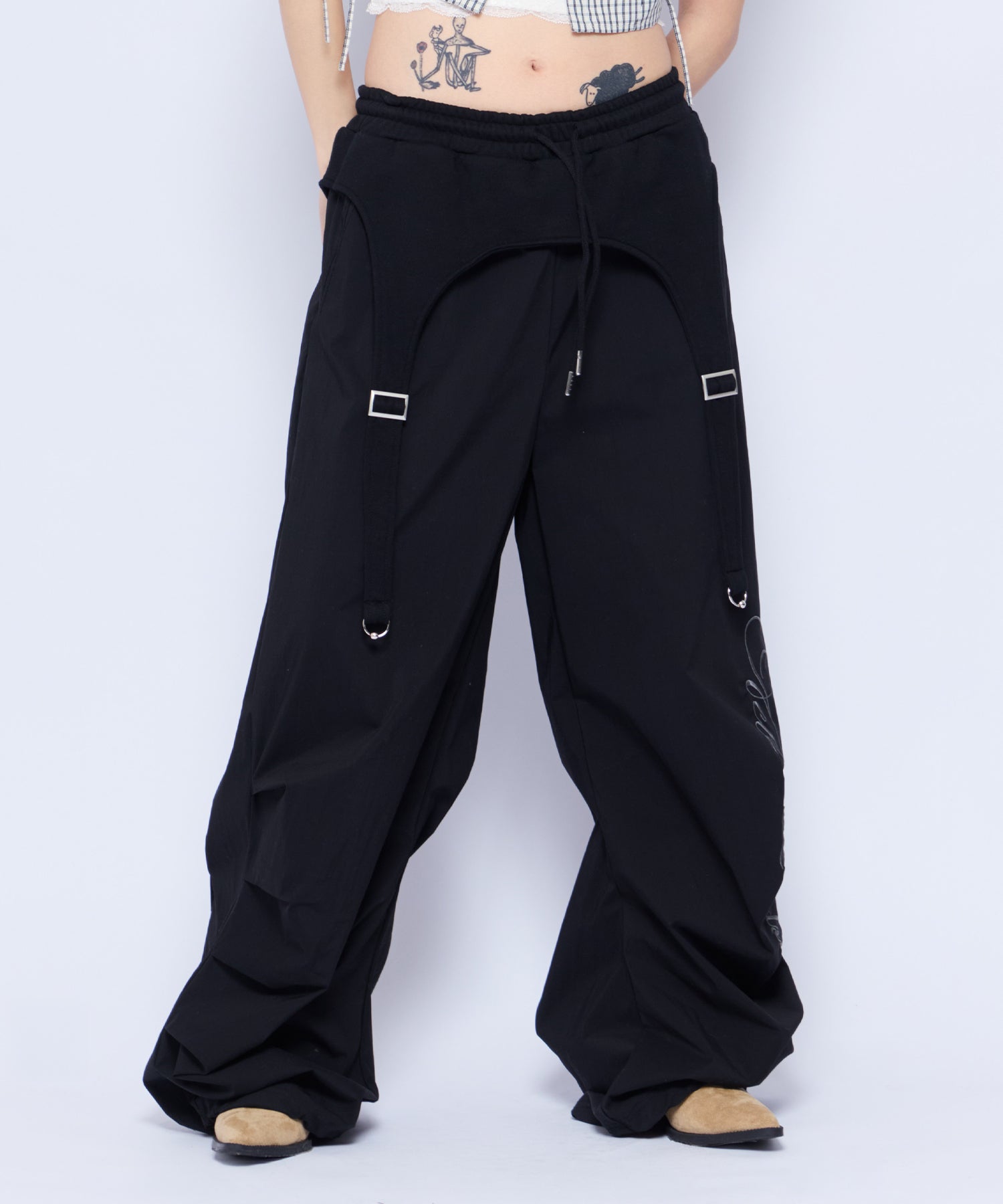 MODEL:168cm/COLOR:BLK/SIZE:F