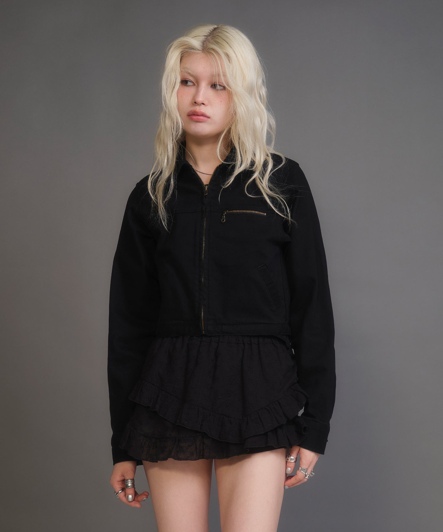 MODEL:170cm/COLOR:BLACK/SIZE:F