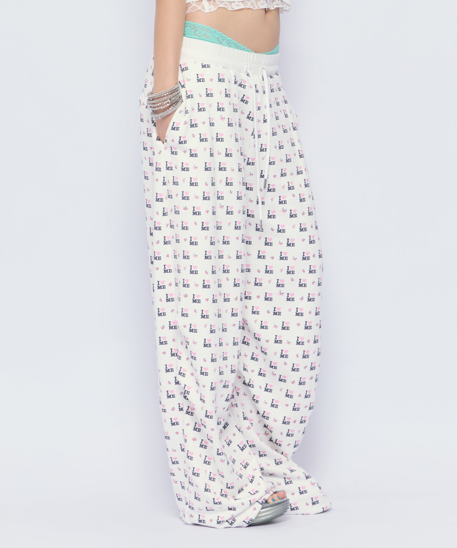 MODEL:170cm/COLOR:WHT/SIZE:F
