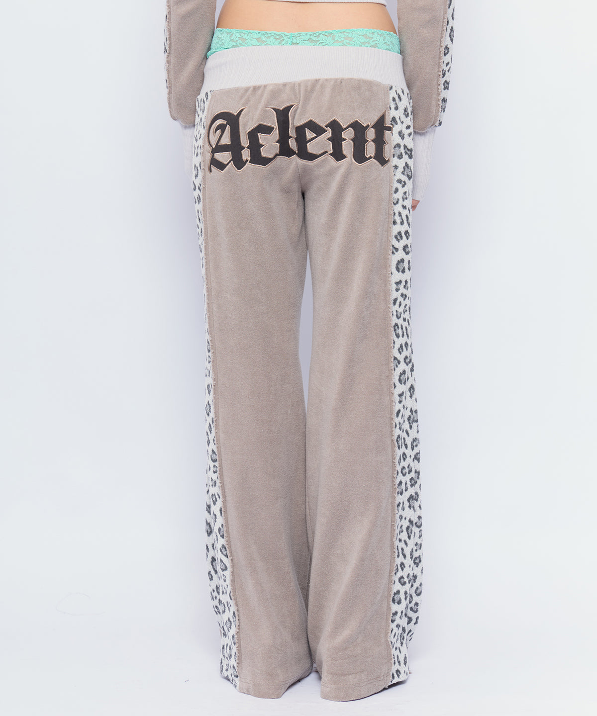 MODEL:170cm/COLOR:BEG/SIZE:F