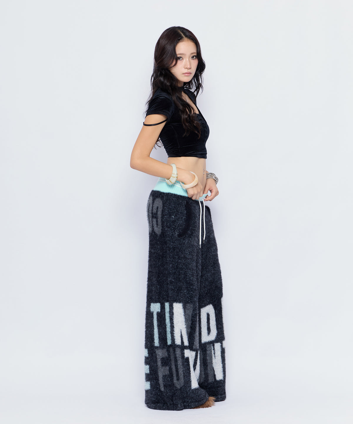 MODEL:170cm/COLOR:BLK/SIZE:F