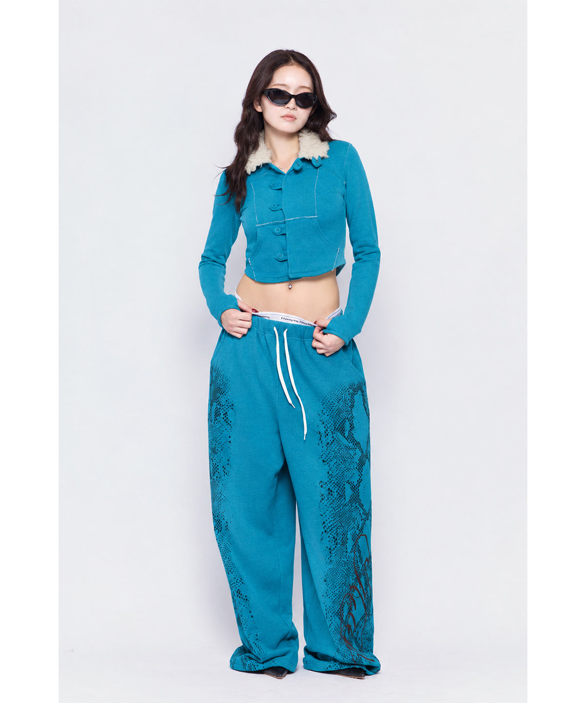 MODEL:170cm/COLOR:BLU/SIZE:F