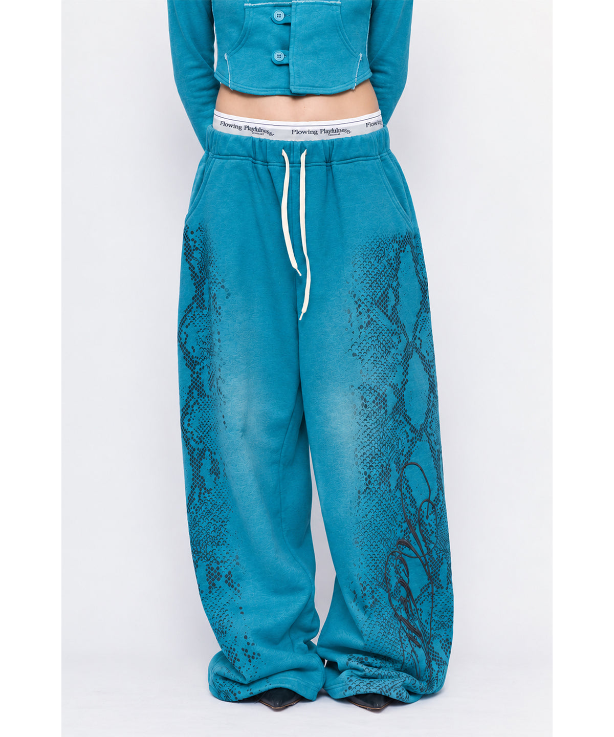 MODEL:170cm/COLOR:BLU/SIZE:F