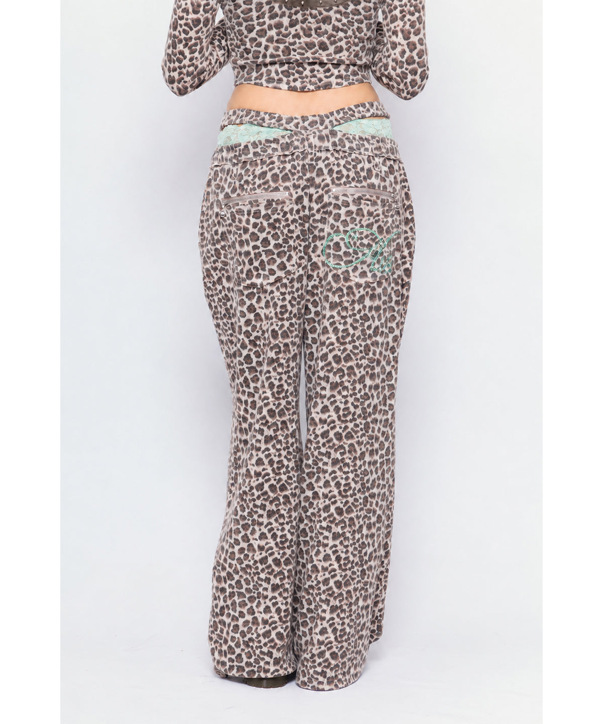 MODEL:170cm/COLOR:BRN/SIZE:F
