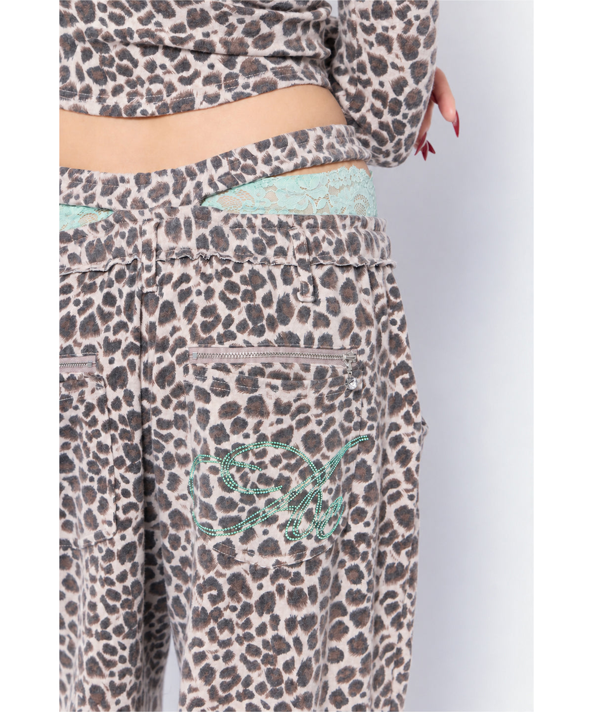 MODEL:170cm/COLOR:BRN/SIZE:F