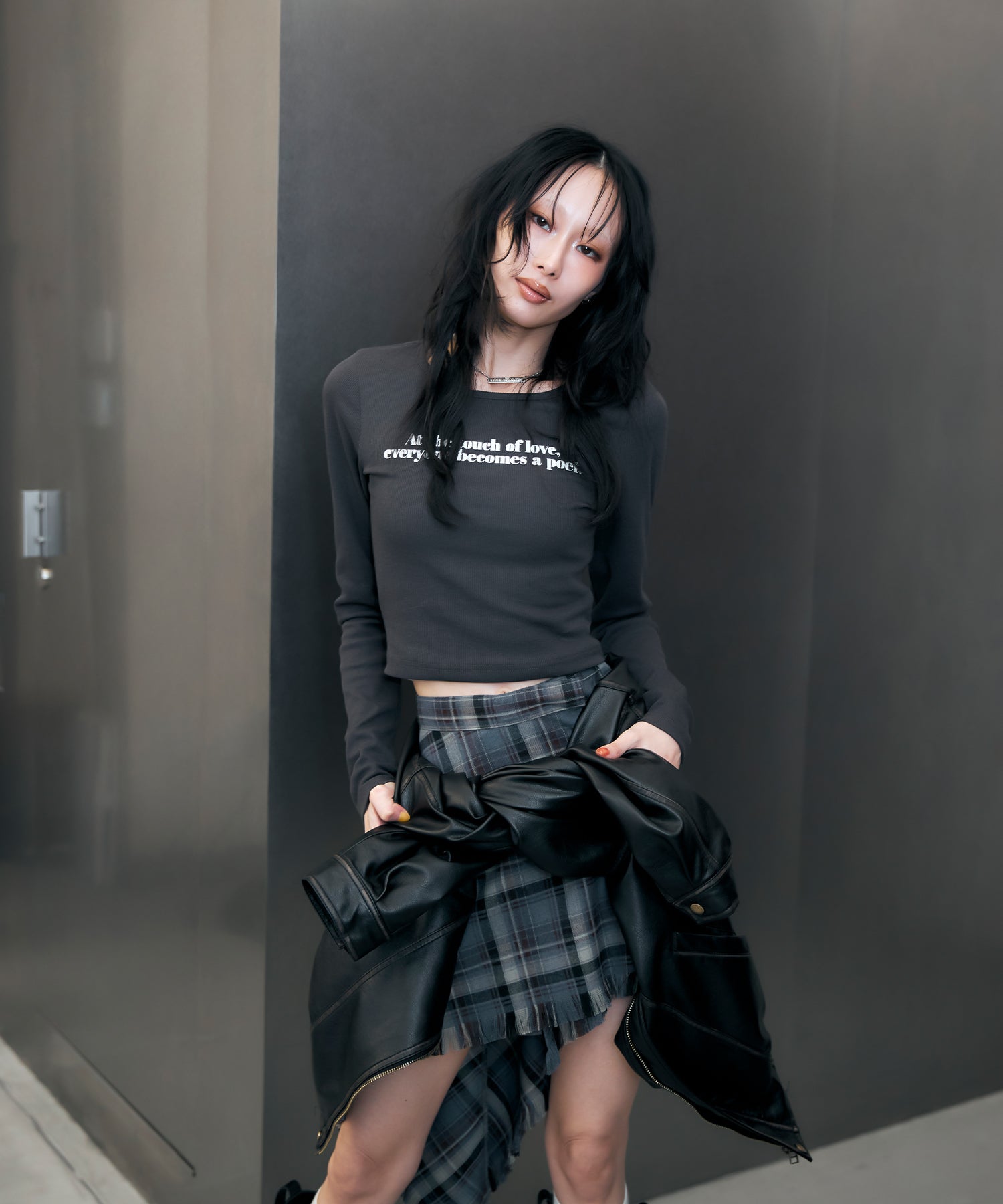 MODEL:170cm/COLOR:DARK GRY/SIZE:F