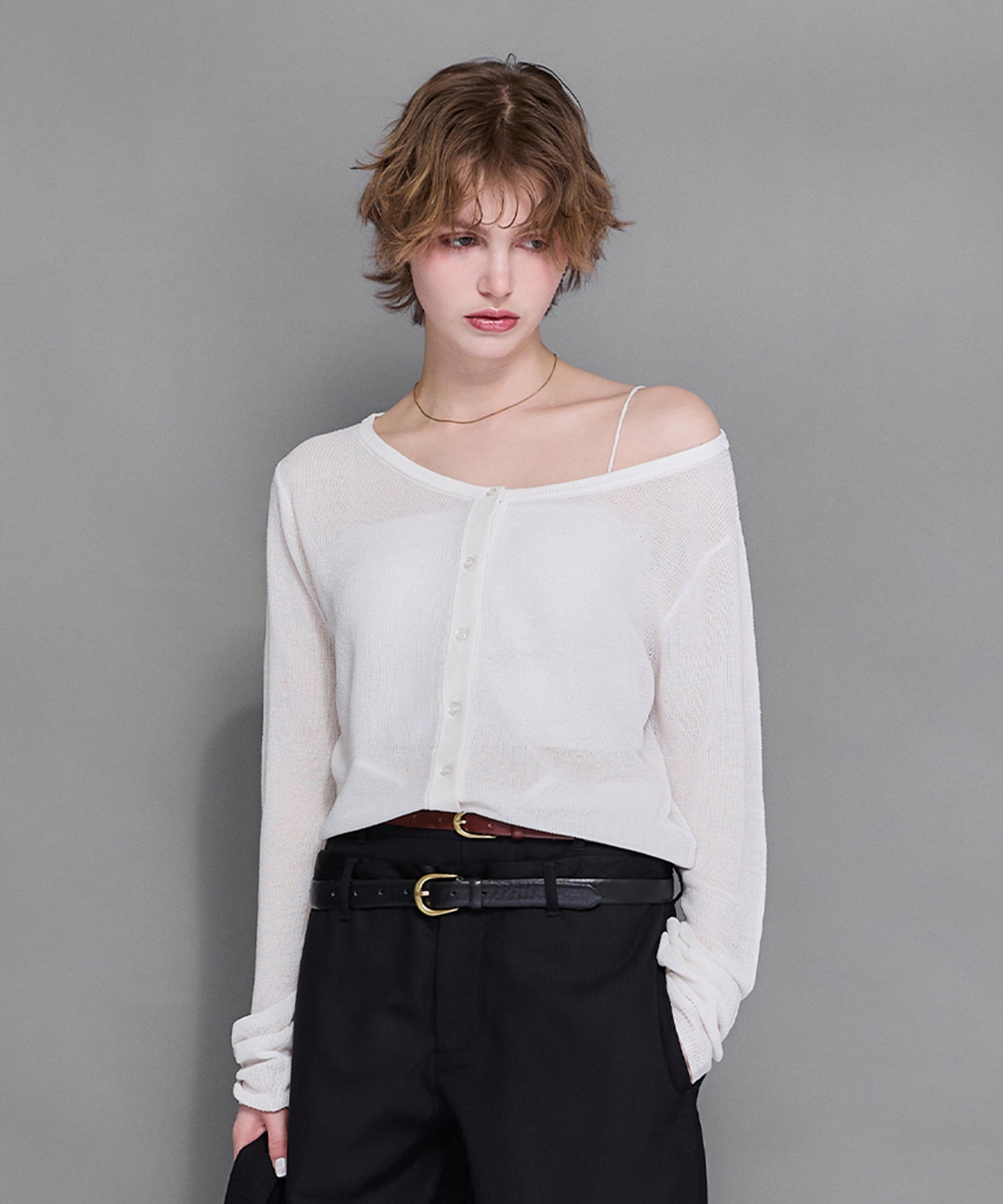 Round buckle leather belt