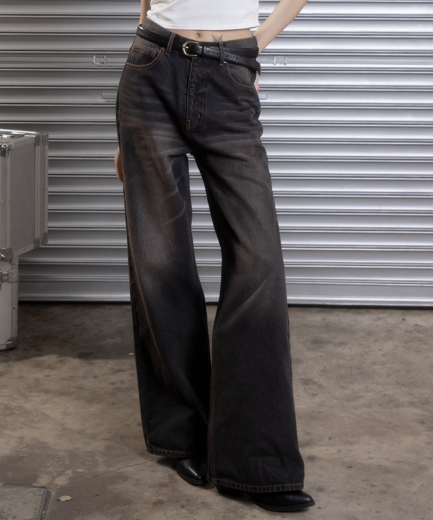 MODEL:172cm/COLOR:BLACK/SIZE:モデルサイズ着用［股下79cm］