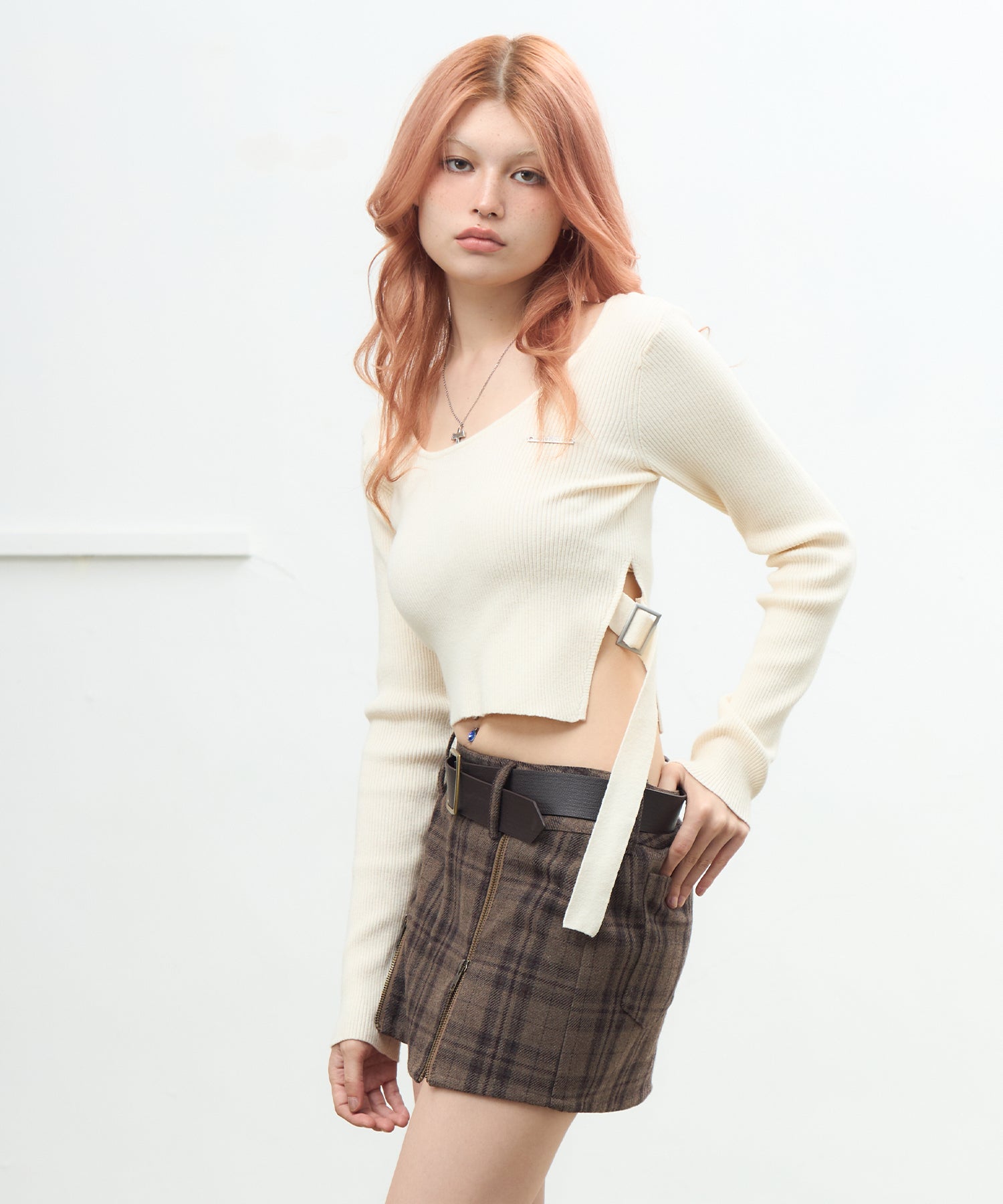 MODEL:170cm/COLOR:WHITE/SIZE:F