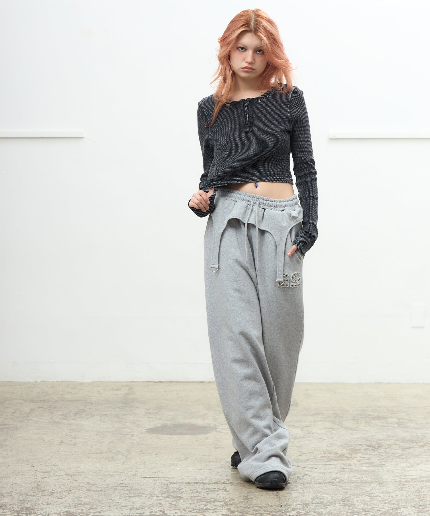 MODEL:170cm/COLOR:BLACK/SIZE:F