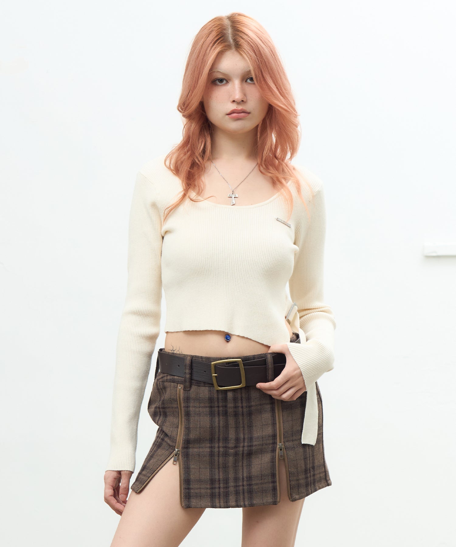 MODEL:170cm/COLOR:WHITE/SIZE:F