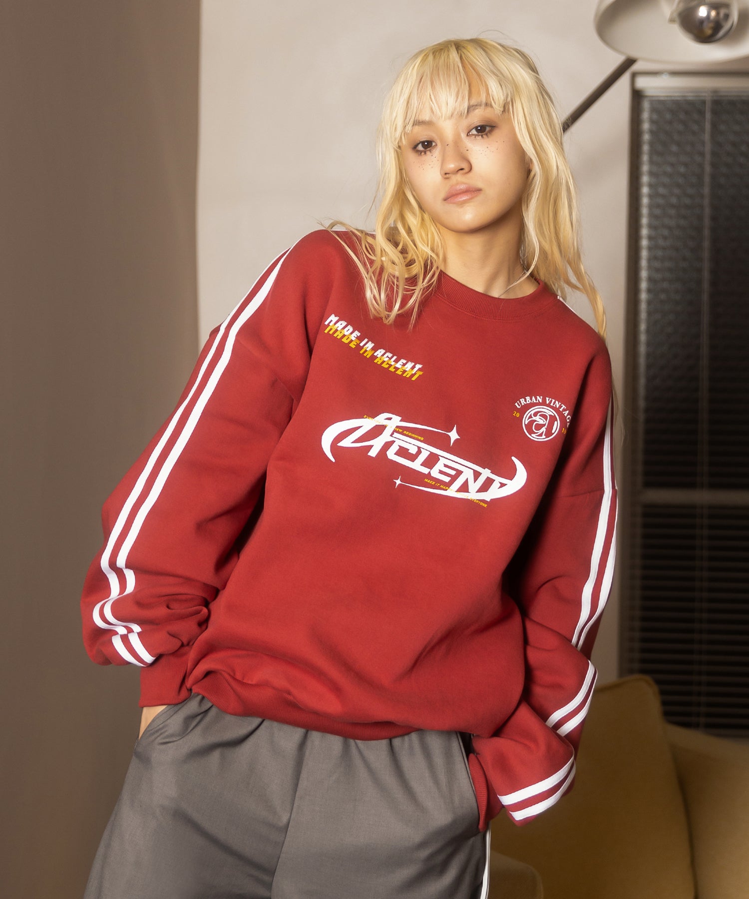 Double line uniform sweat shirt