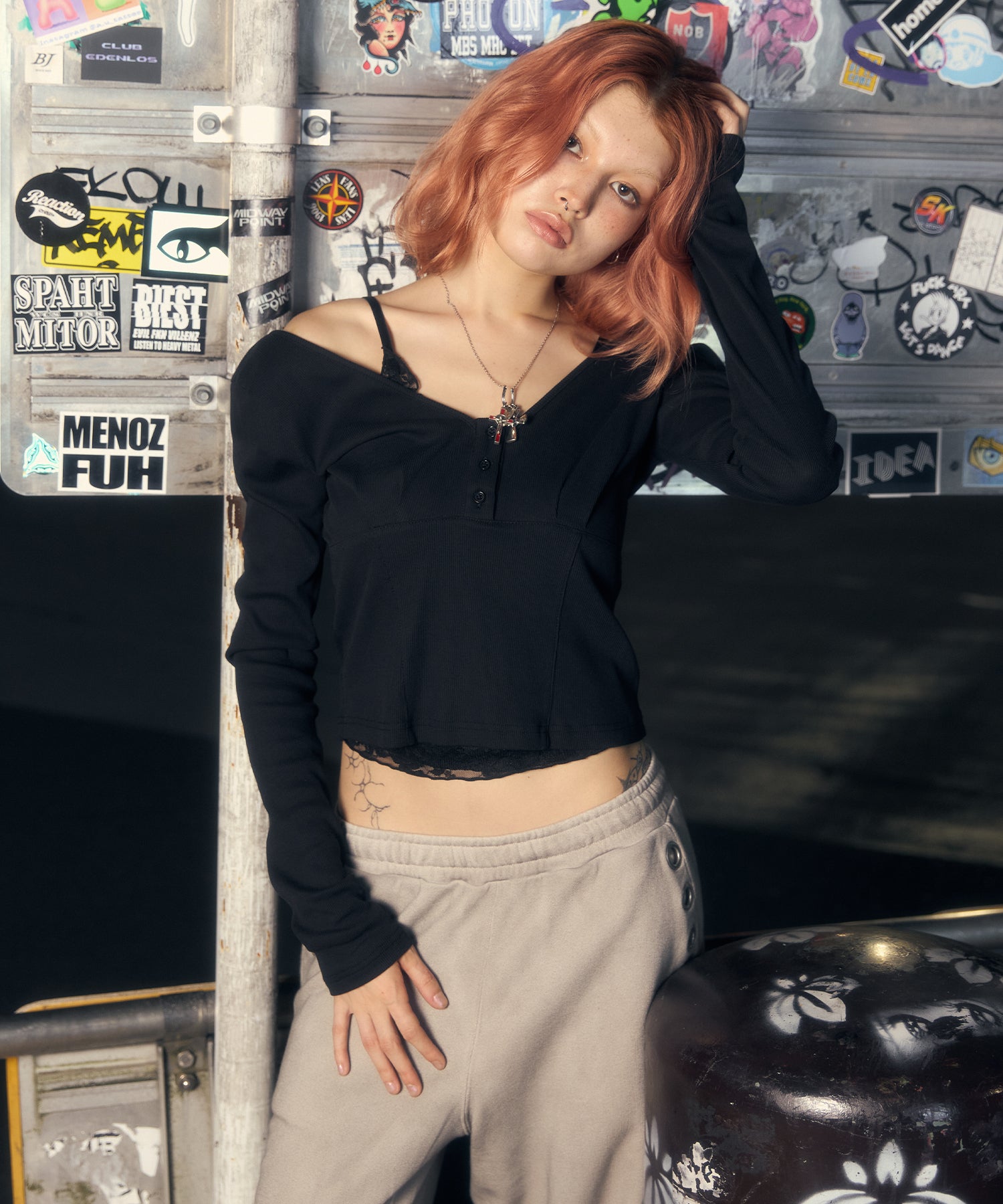 MODEL:170cm/COLOR:BLACK/SIZE:F