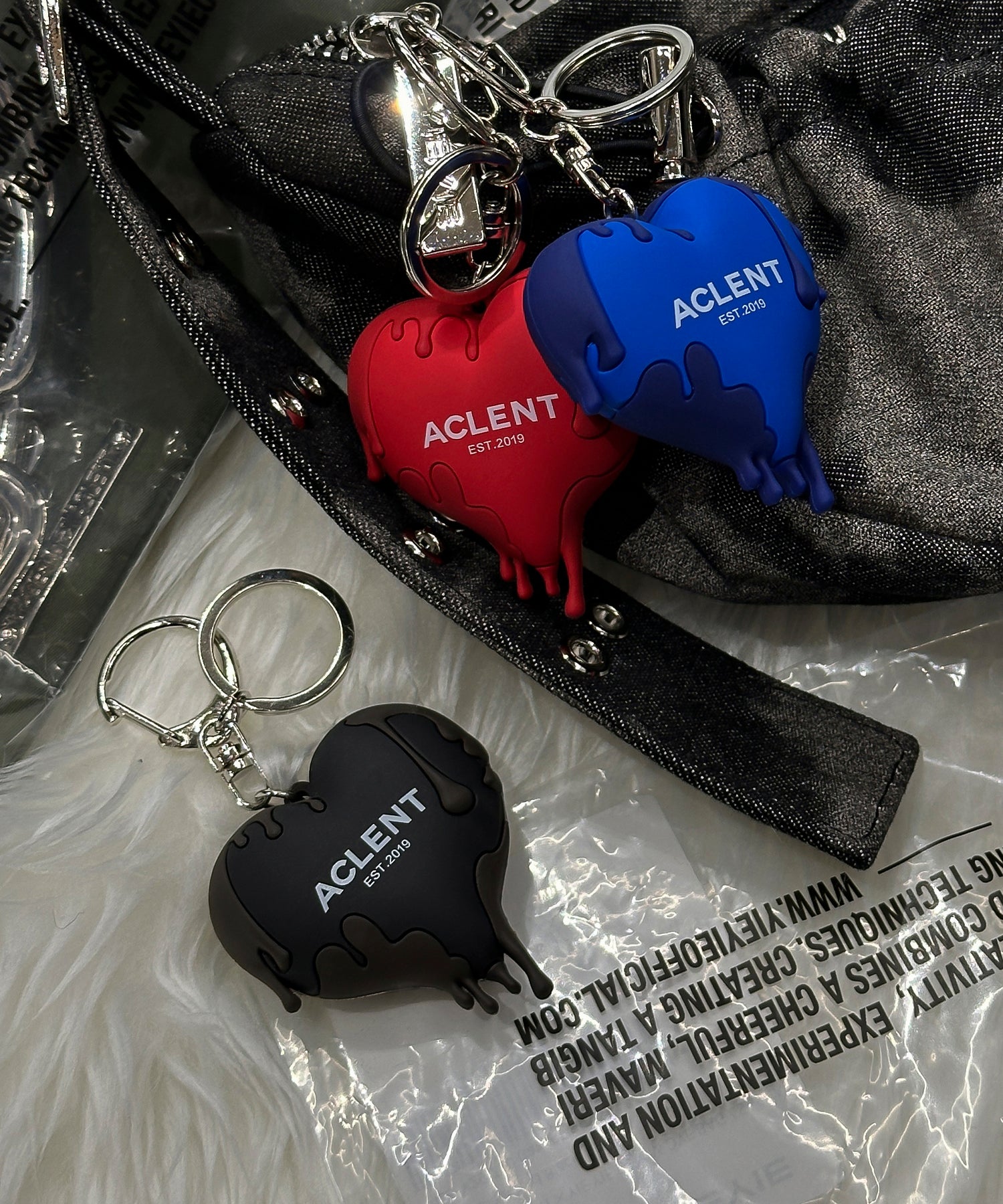 Drip heart rubber key holder