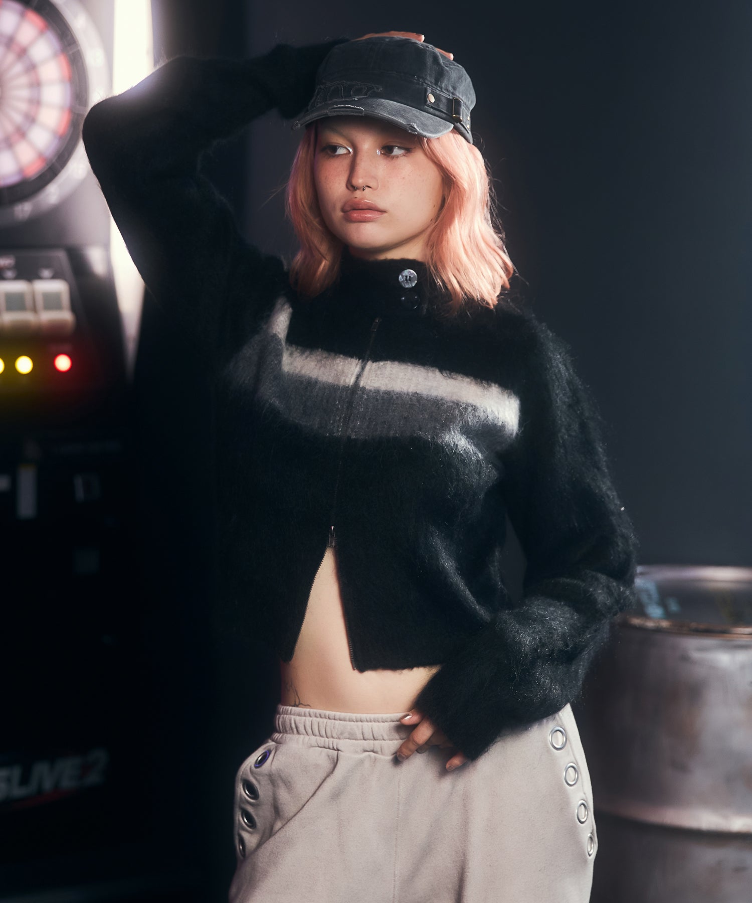 MODEL:170cm/COLOR:BLACK/SIZE:F