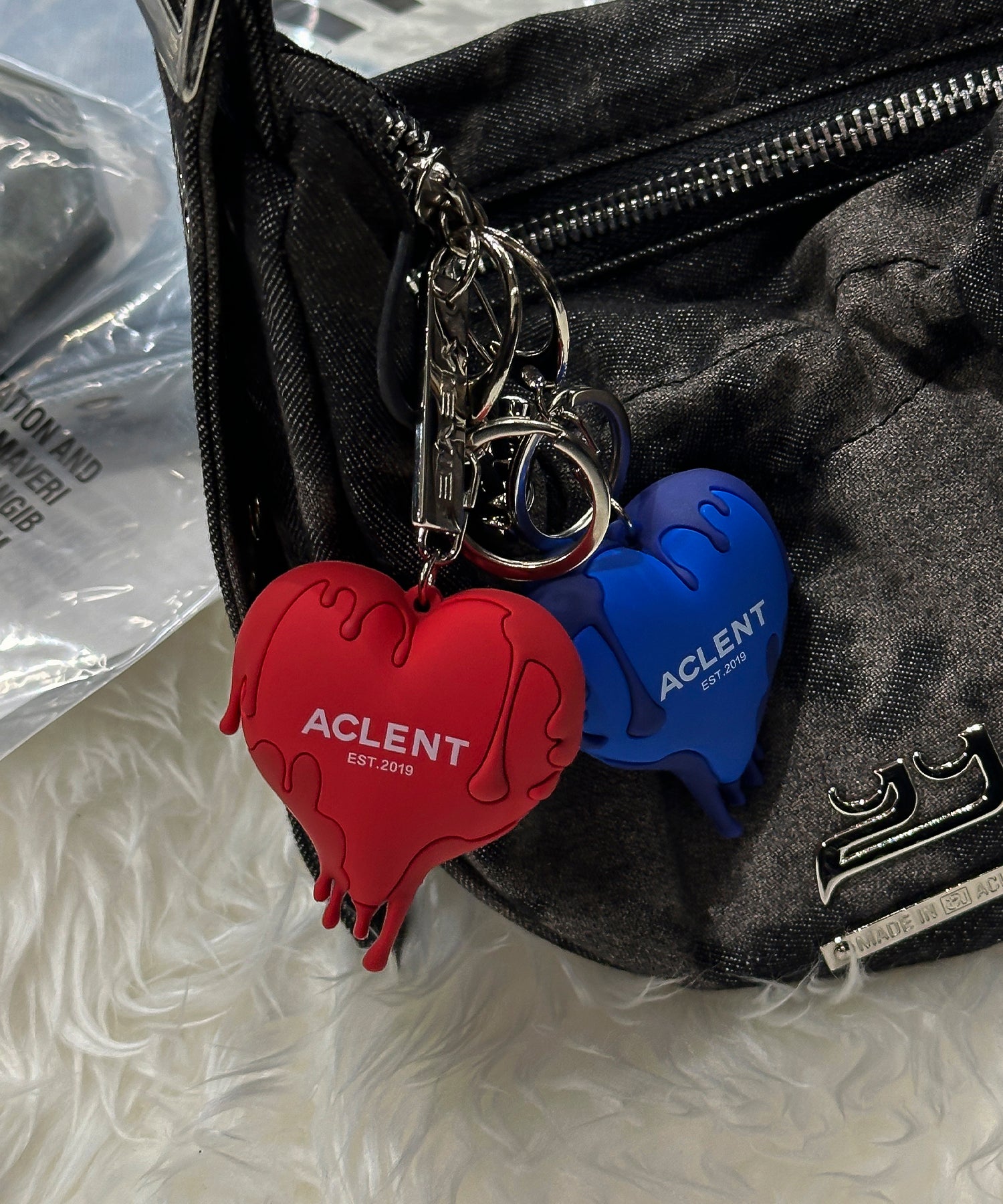 Drip heart rubber key holder