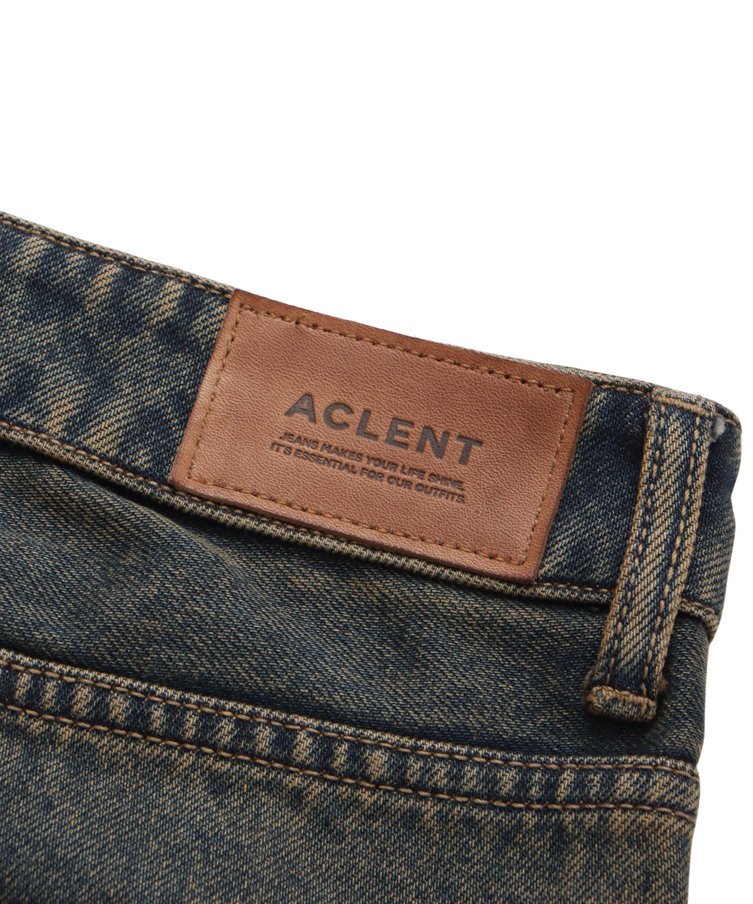 Front damage vintage jeans