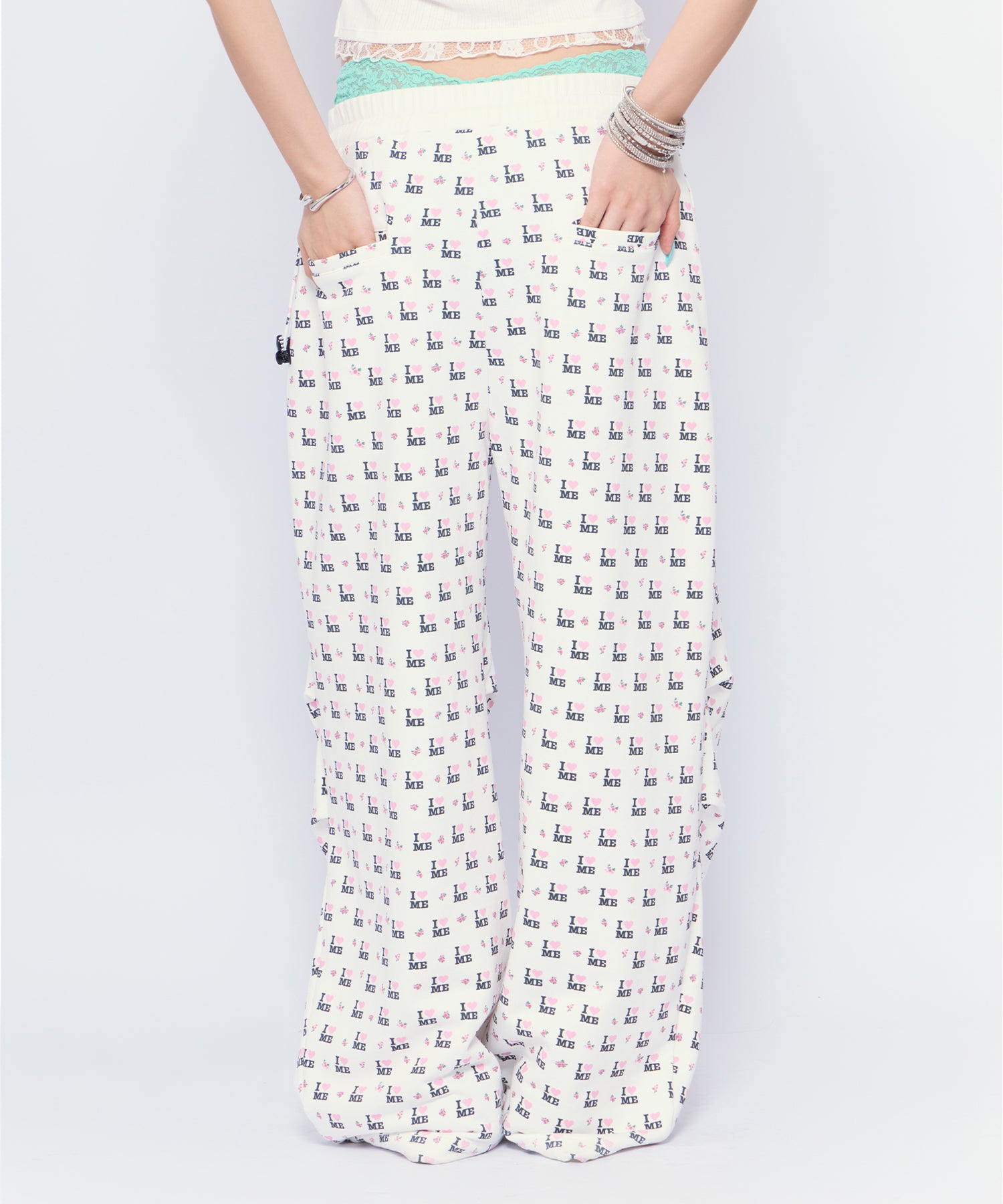 MODEL:170cm/COLOR:WHT/SIZE:F