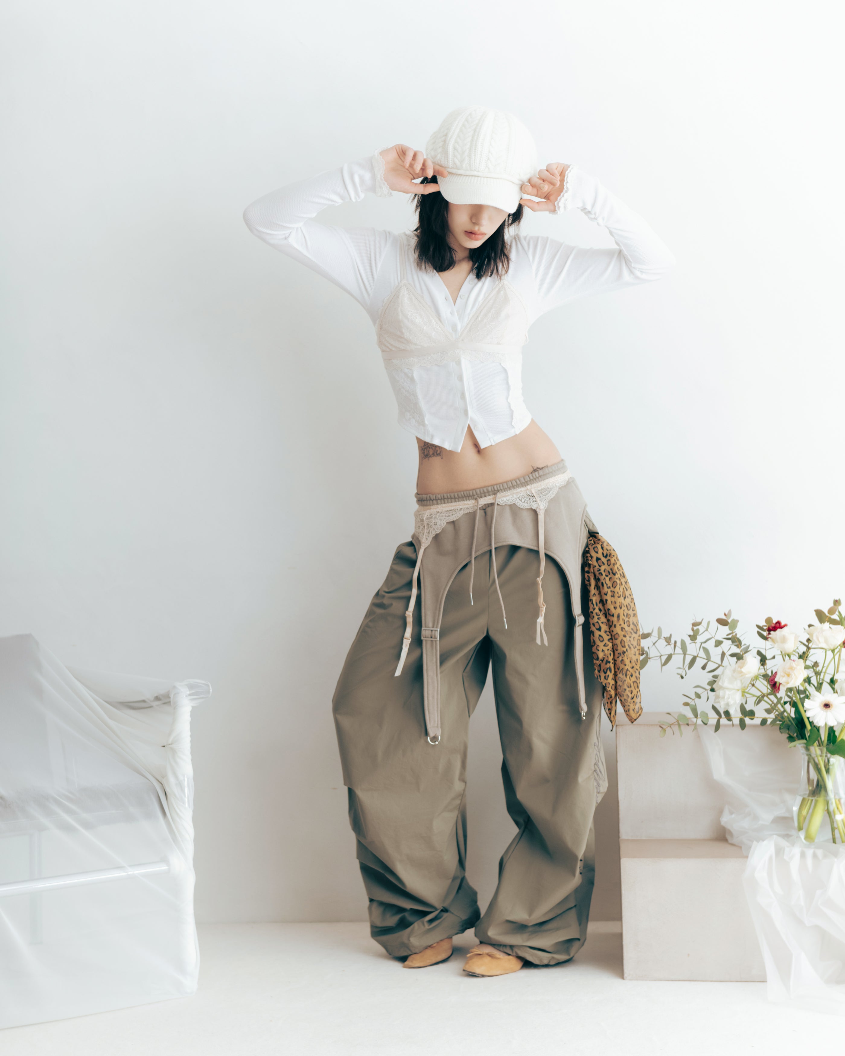 MODEL:169cm/COLOR:KHA/SIZE:F