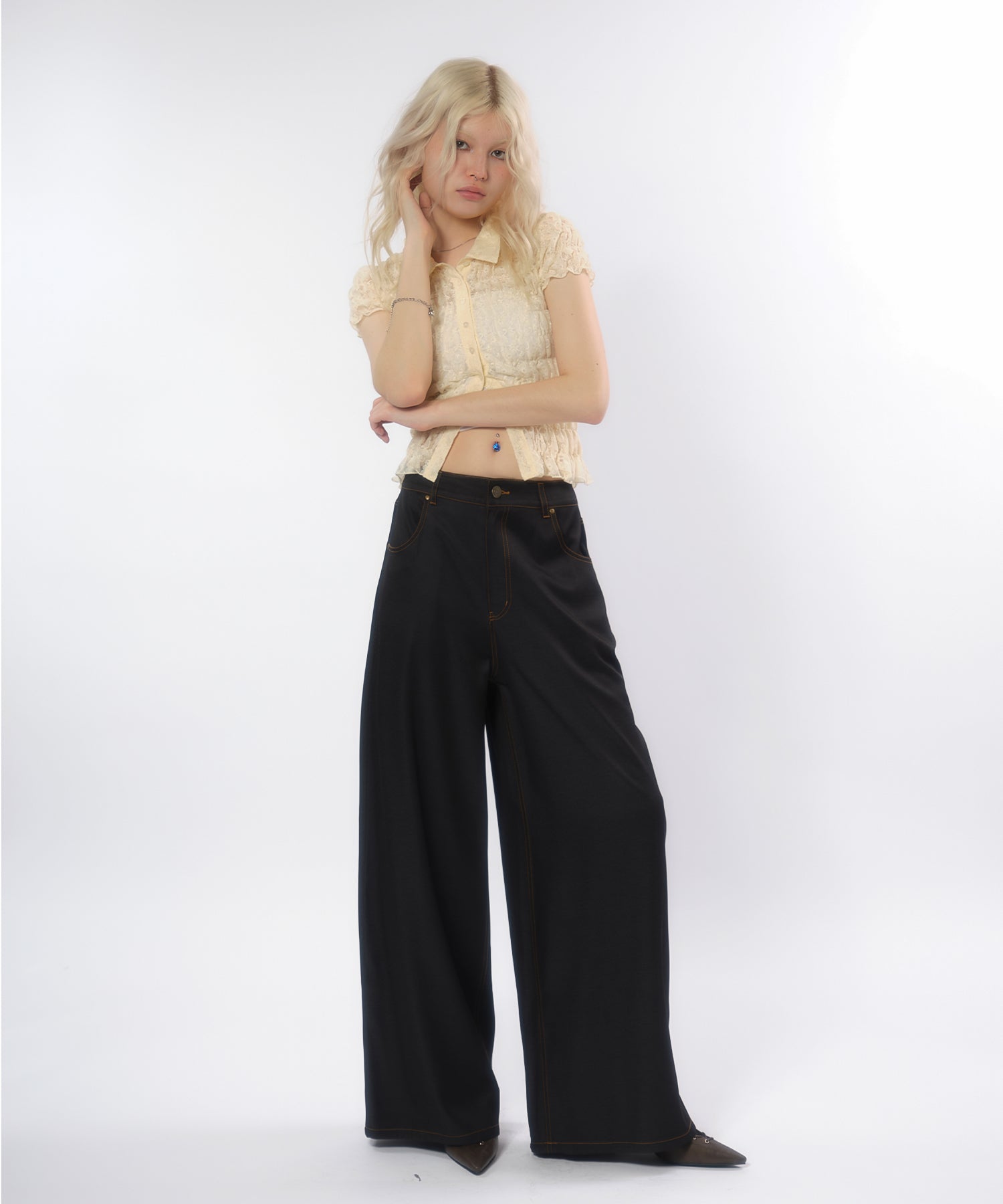 MODEL:170cm/COLOR:BLACK/SIZE:モデルサイズ着用［股下74cm］