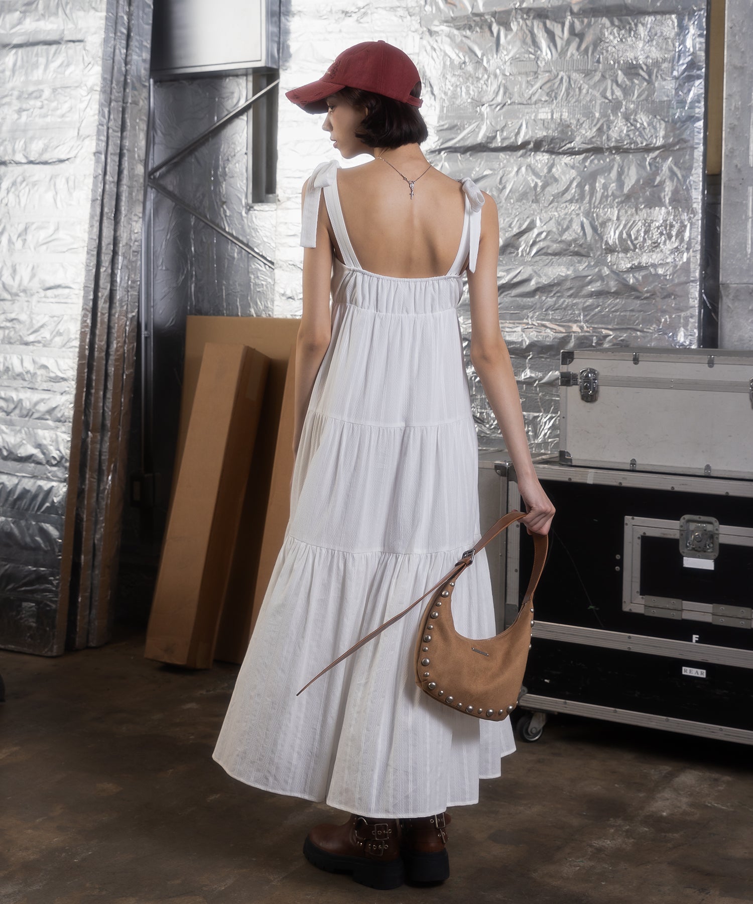 MODEL:172cm/COLOR:WHITE/SIZE:F