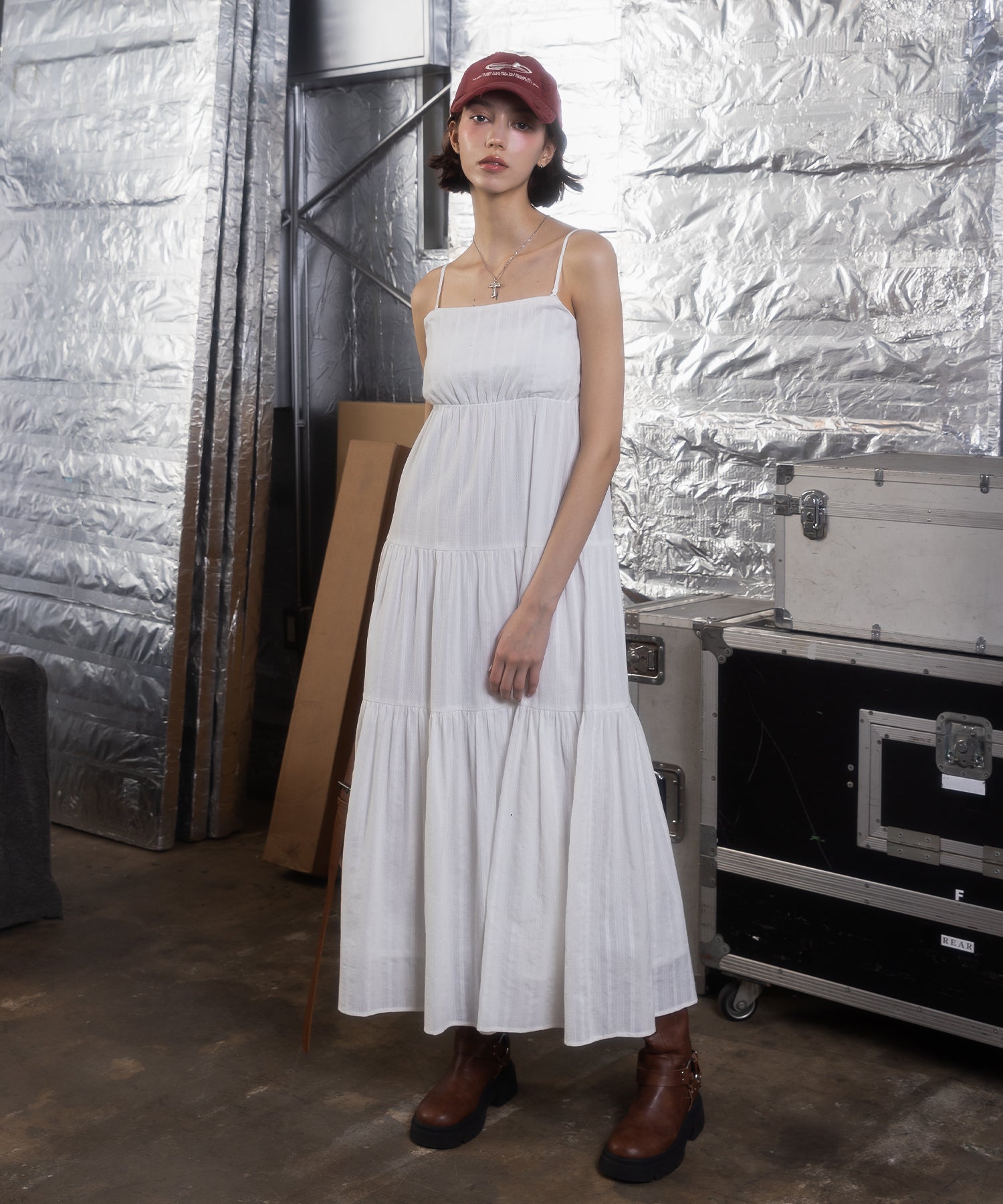 MODEL:172cm/COLOR:WHITE/SIZE:F