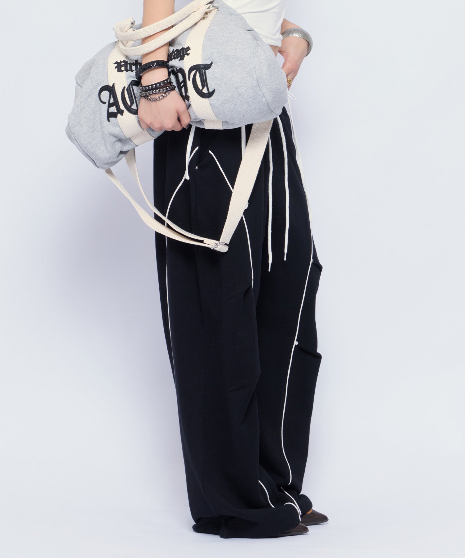 MODEL:170cm/COLOR:BLK/SIZE:F