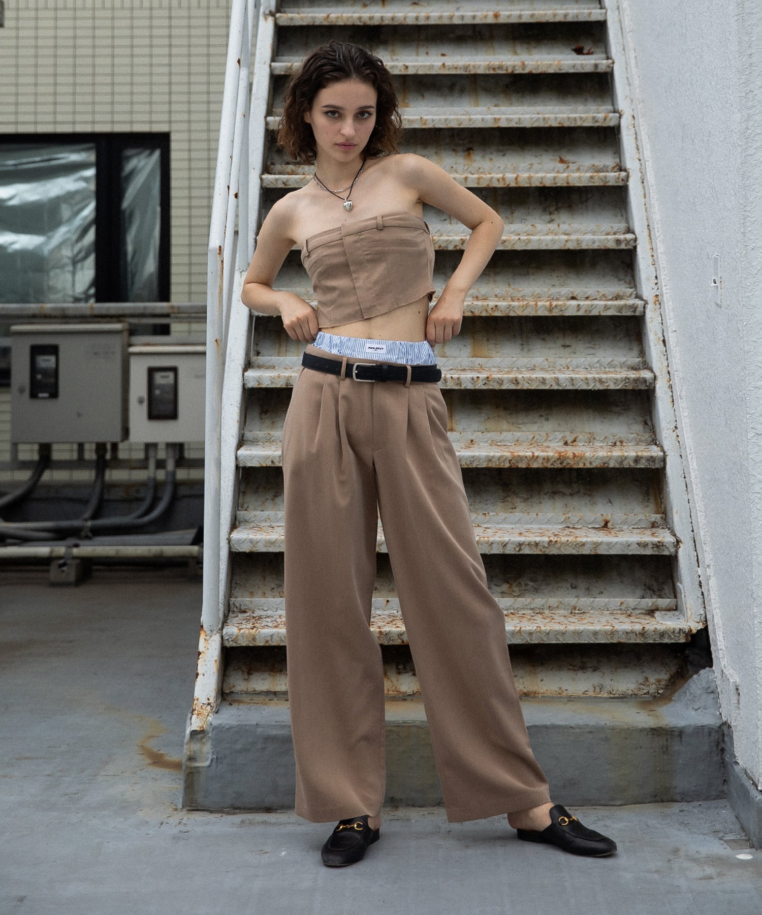 Boy friend layered slacks