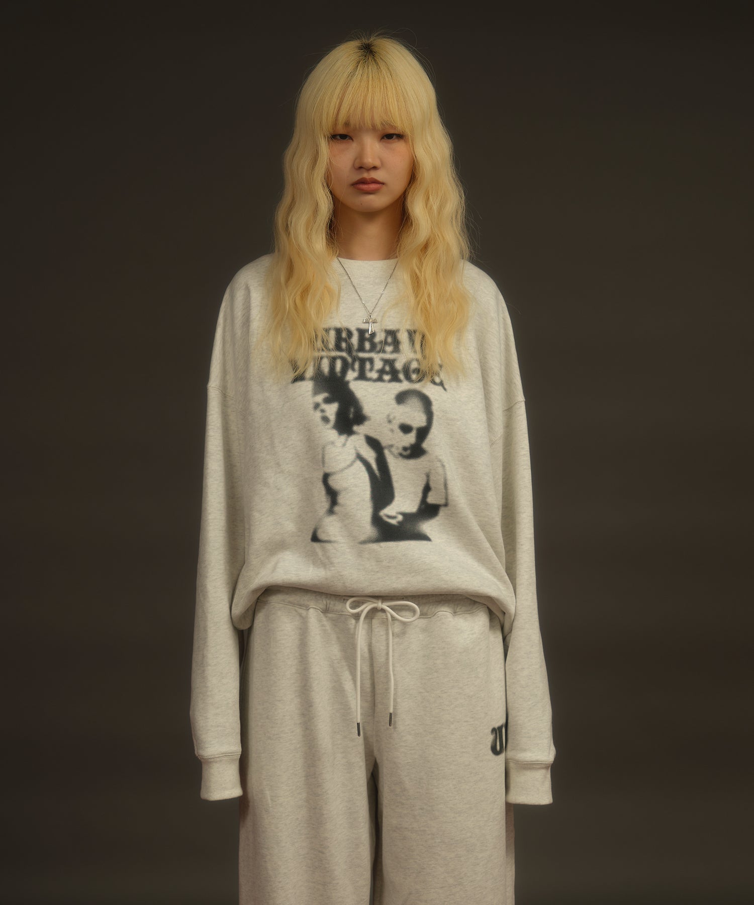 Graphic loose sweat shirt