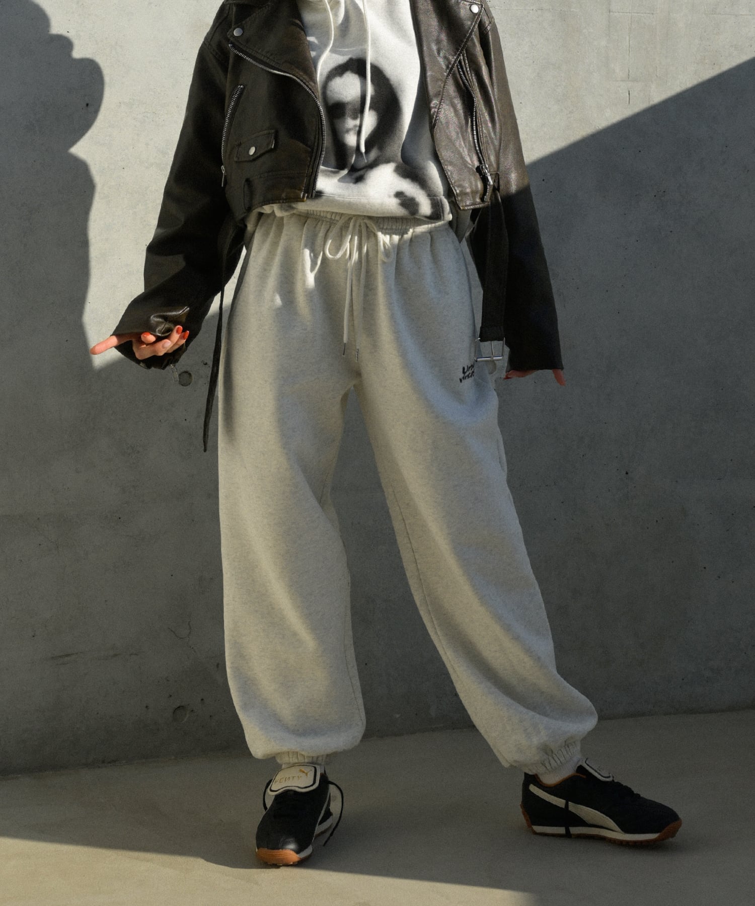 Boyfriend graphic sweat pants