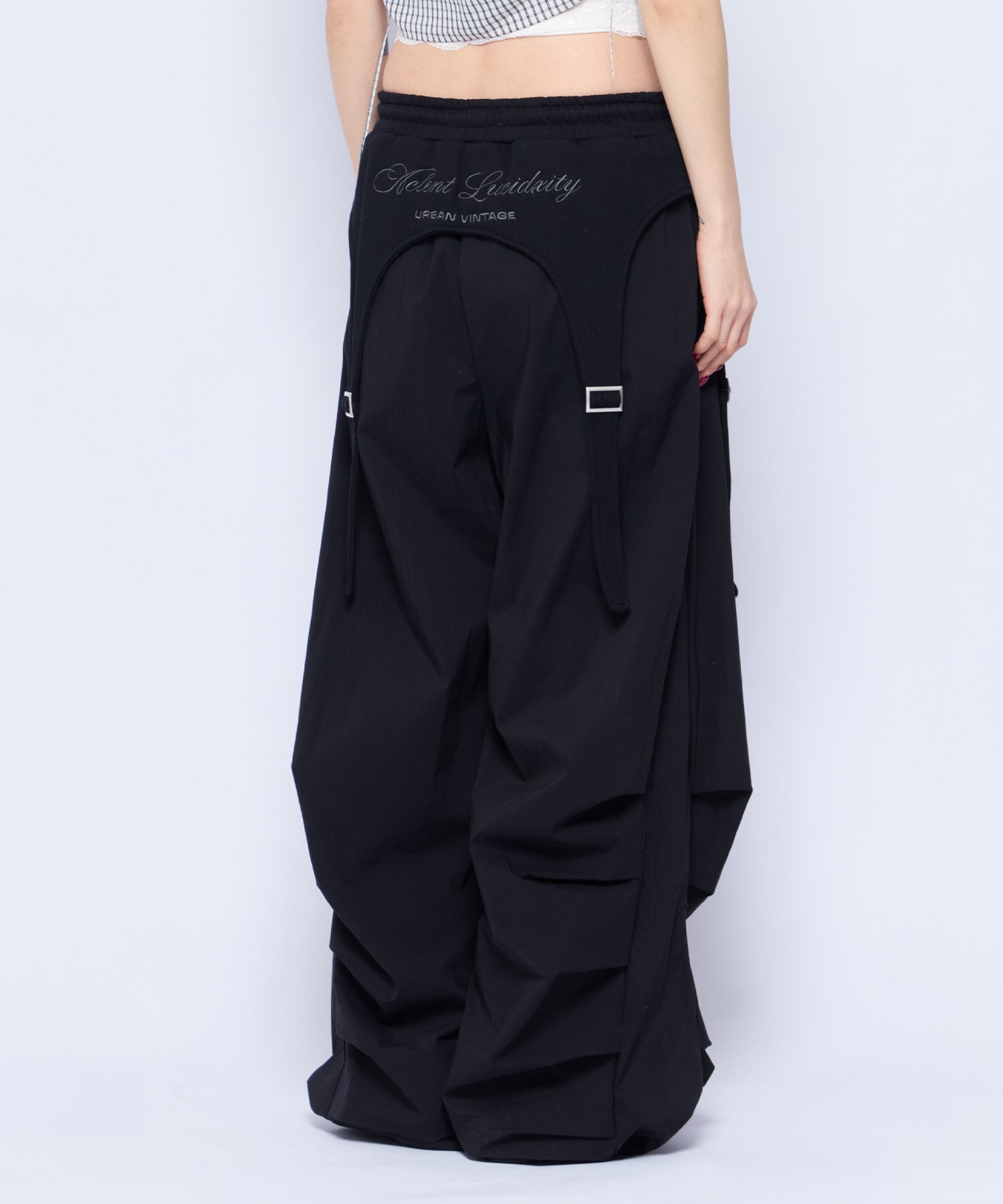 MODEL:168cm/COLOR:BLK/SIZE:F