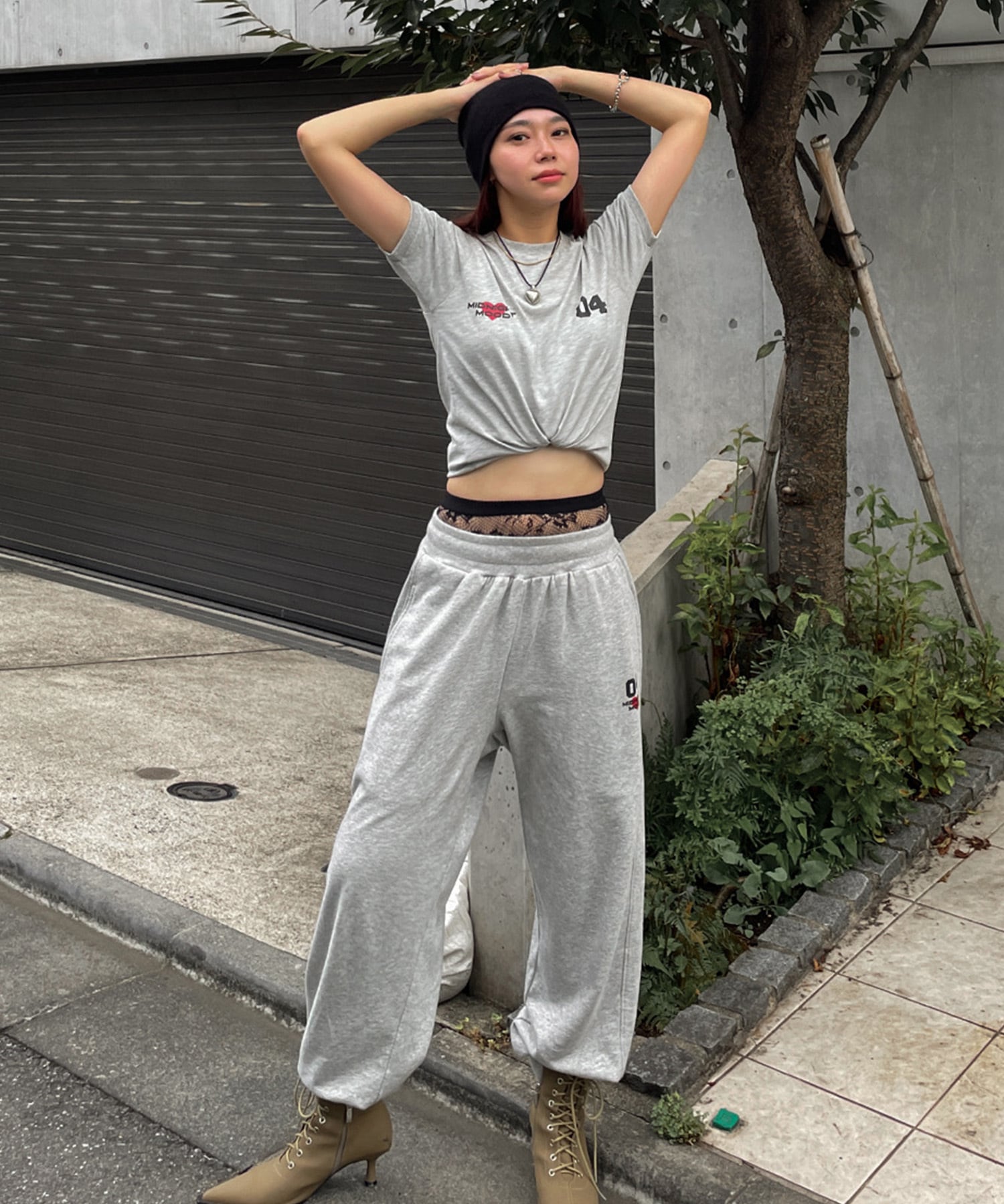 Number logo loose sweat pants