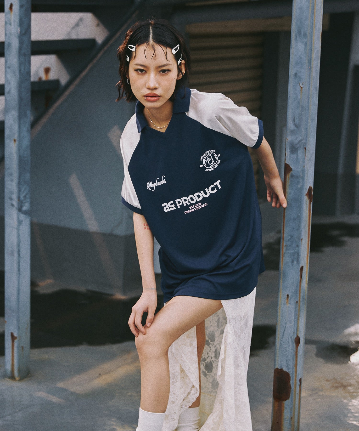 Number logo loose uniform tee