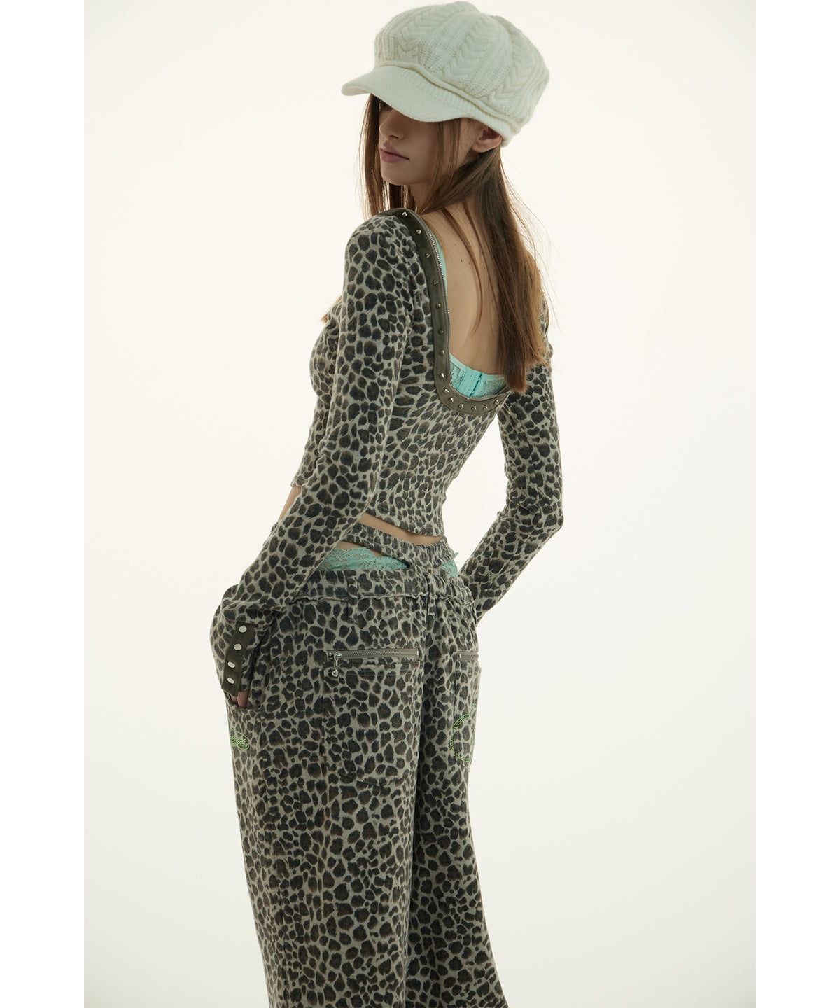 MODEL:173cm/COLOR:BRN/SIZE:F