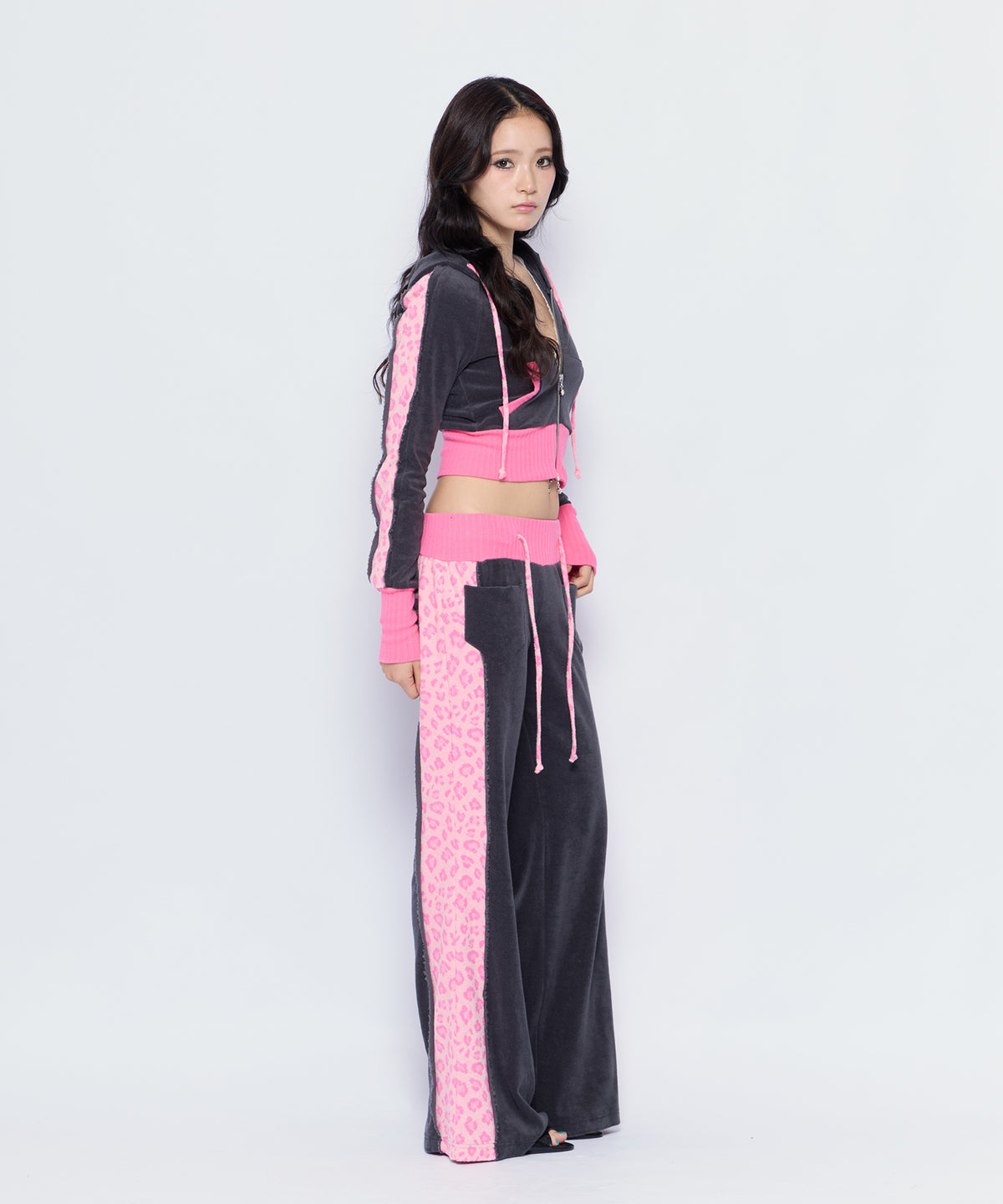 MODEL:170cm/COLOR:BLK/SIZE:F