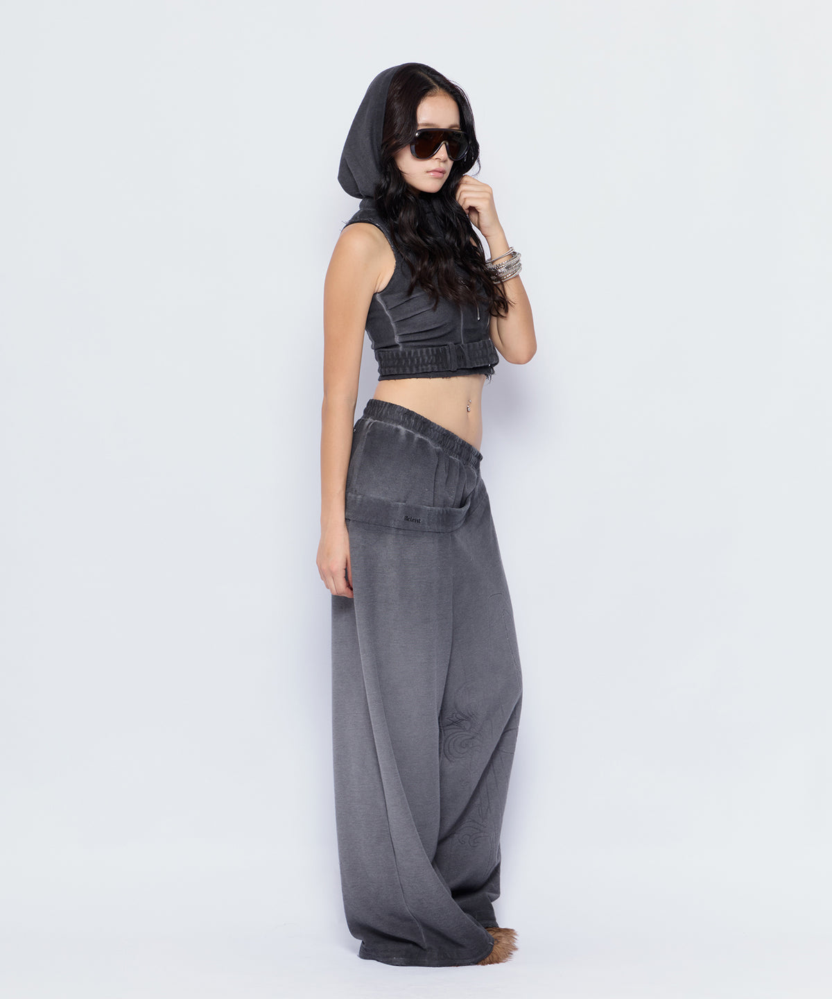 MODEL:170cm/COLOR:BLK/SIZE:F