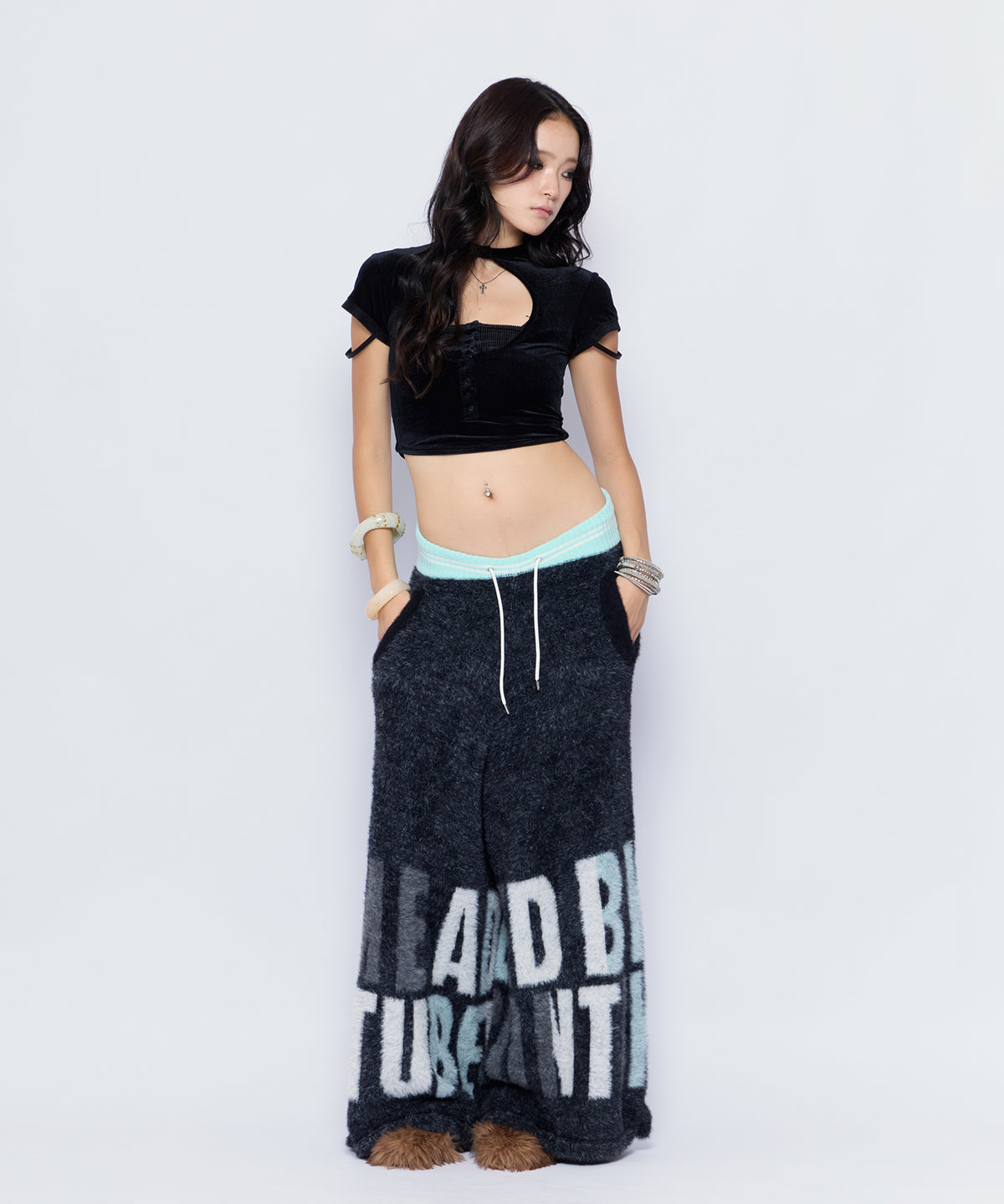 MODEL:170cm/COLOR:BLK/SIZE:F