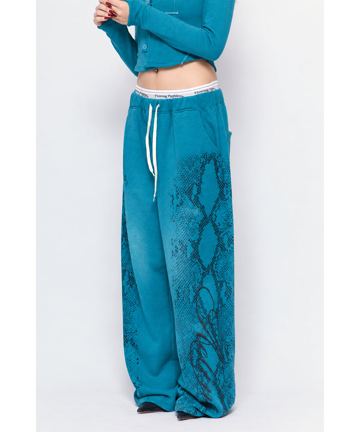 MODEL:170cm/COLOR:BLU/SIZE:F
