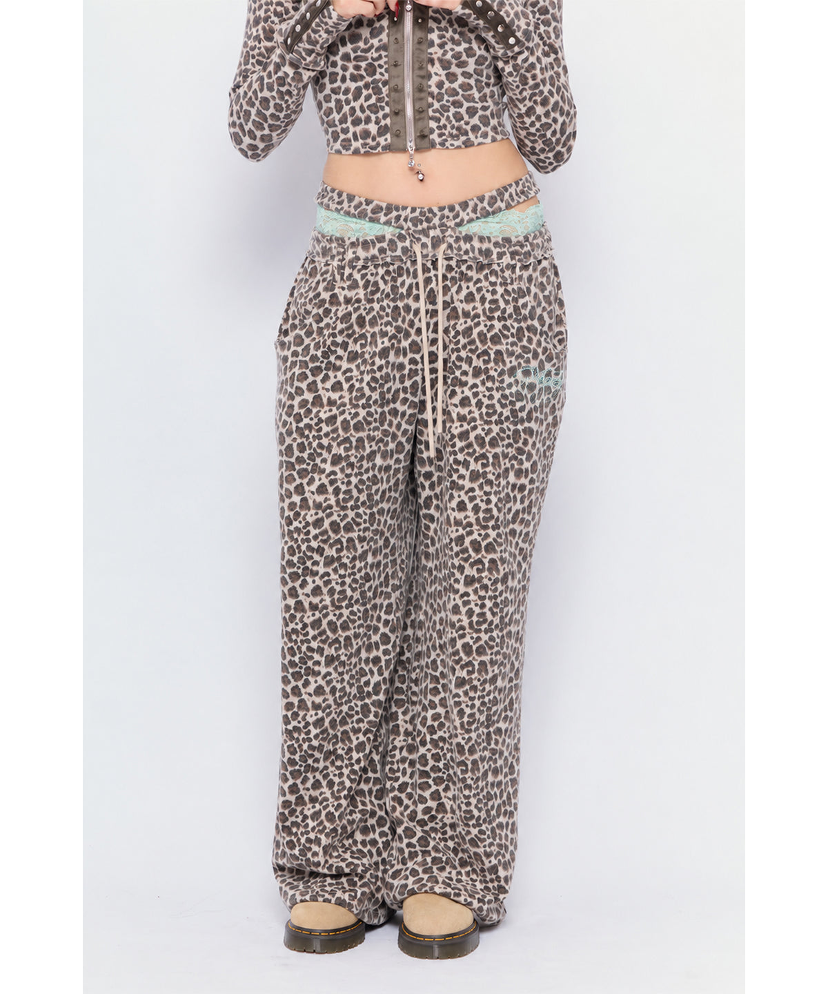 MODEL:170cm/COLOR:BRN/SIZE:F