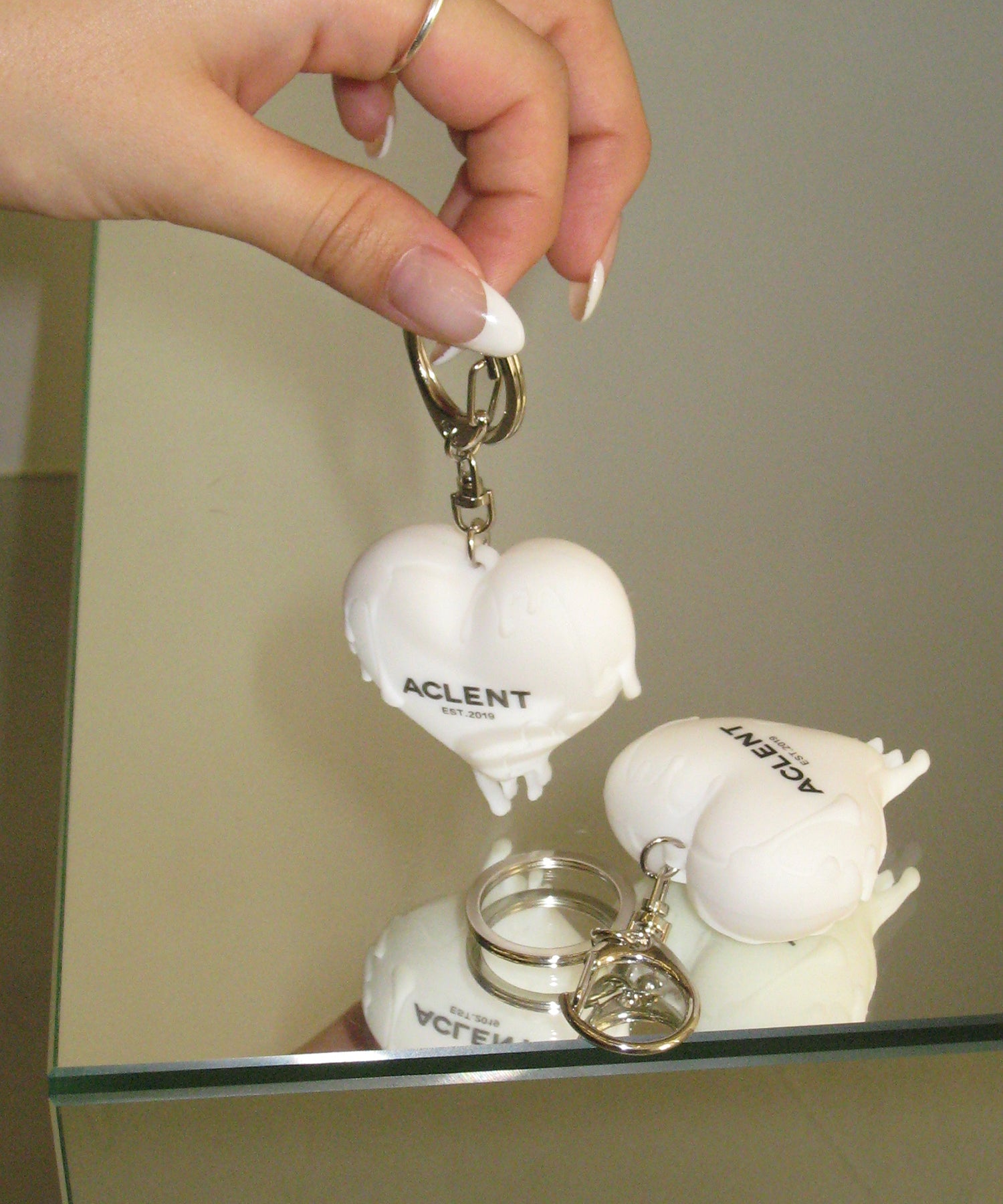 Drip heart rubber key holder