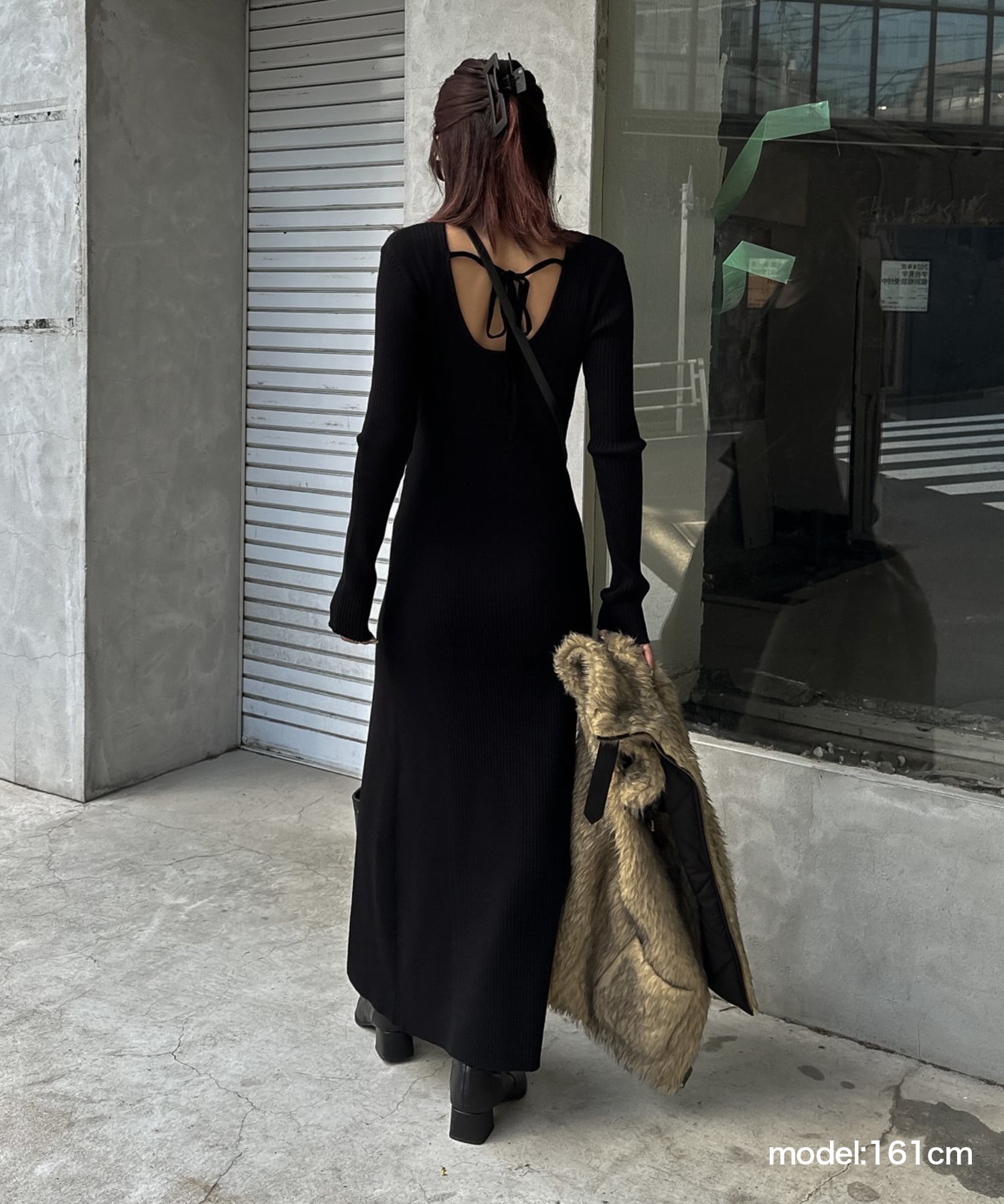 Back ribbon slit knit long dress