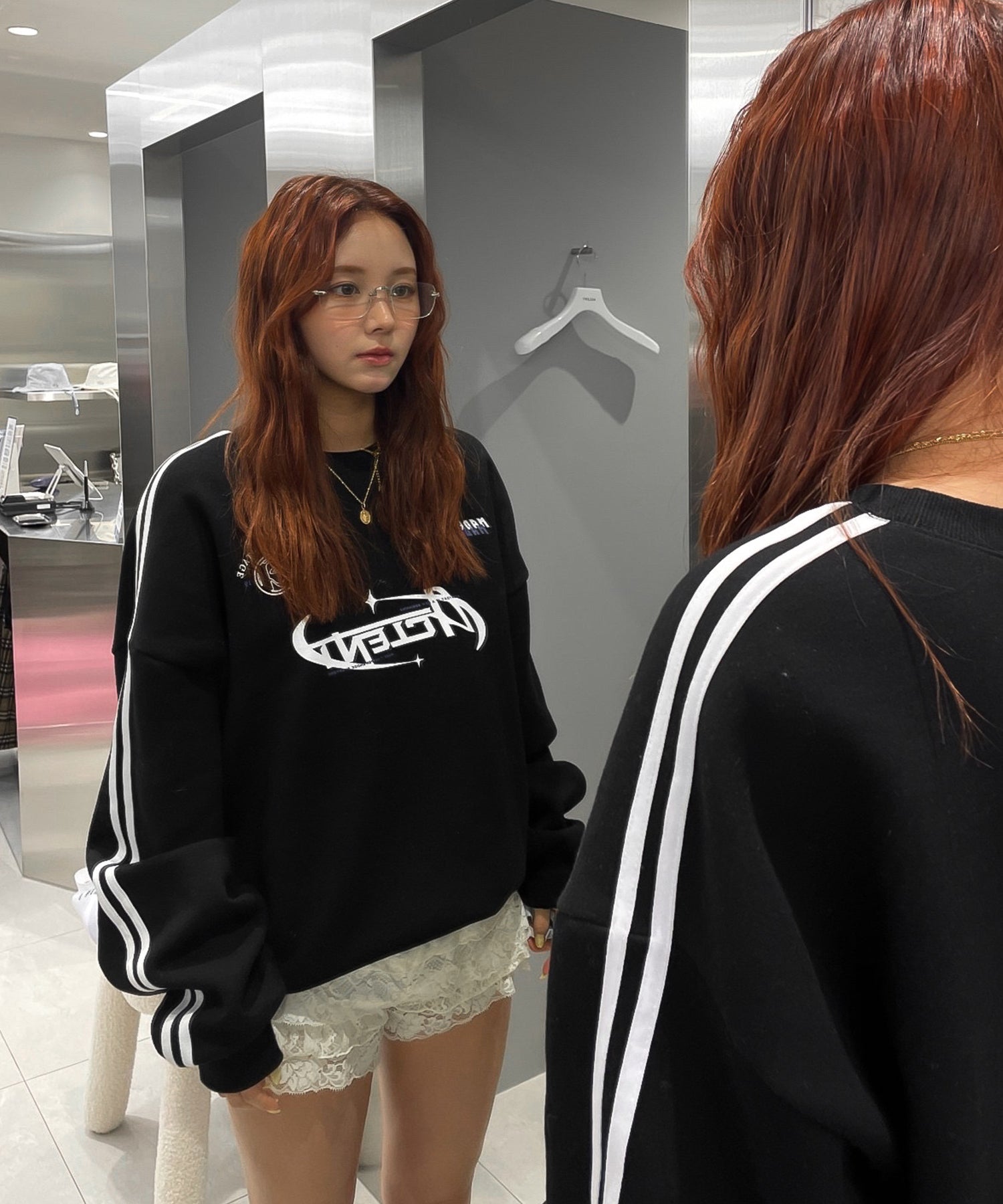 Double line uniform sweat shirt